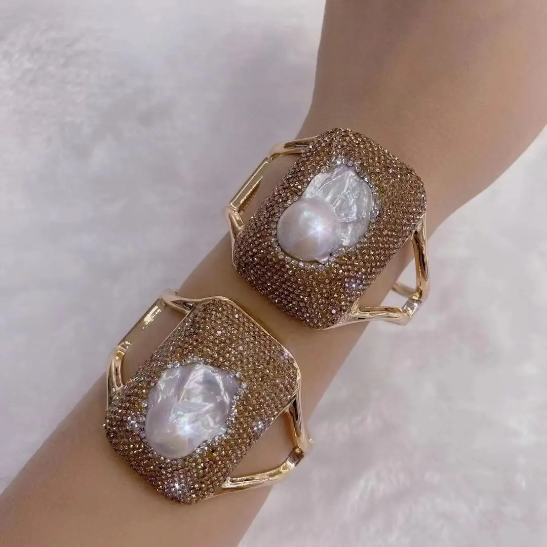 Retro Baroque Pearl Bracelet Natural Stone Pure Handmade Jewelry Inlaid Czech Amethyst Light Luxury Jewelry Wholesale
Retro Baroque Pearl Bracelet Natural Stone Pure Handmade Jewelry Inlaid Czech Amethyst Light Luxury Jewelry Wholesale