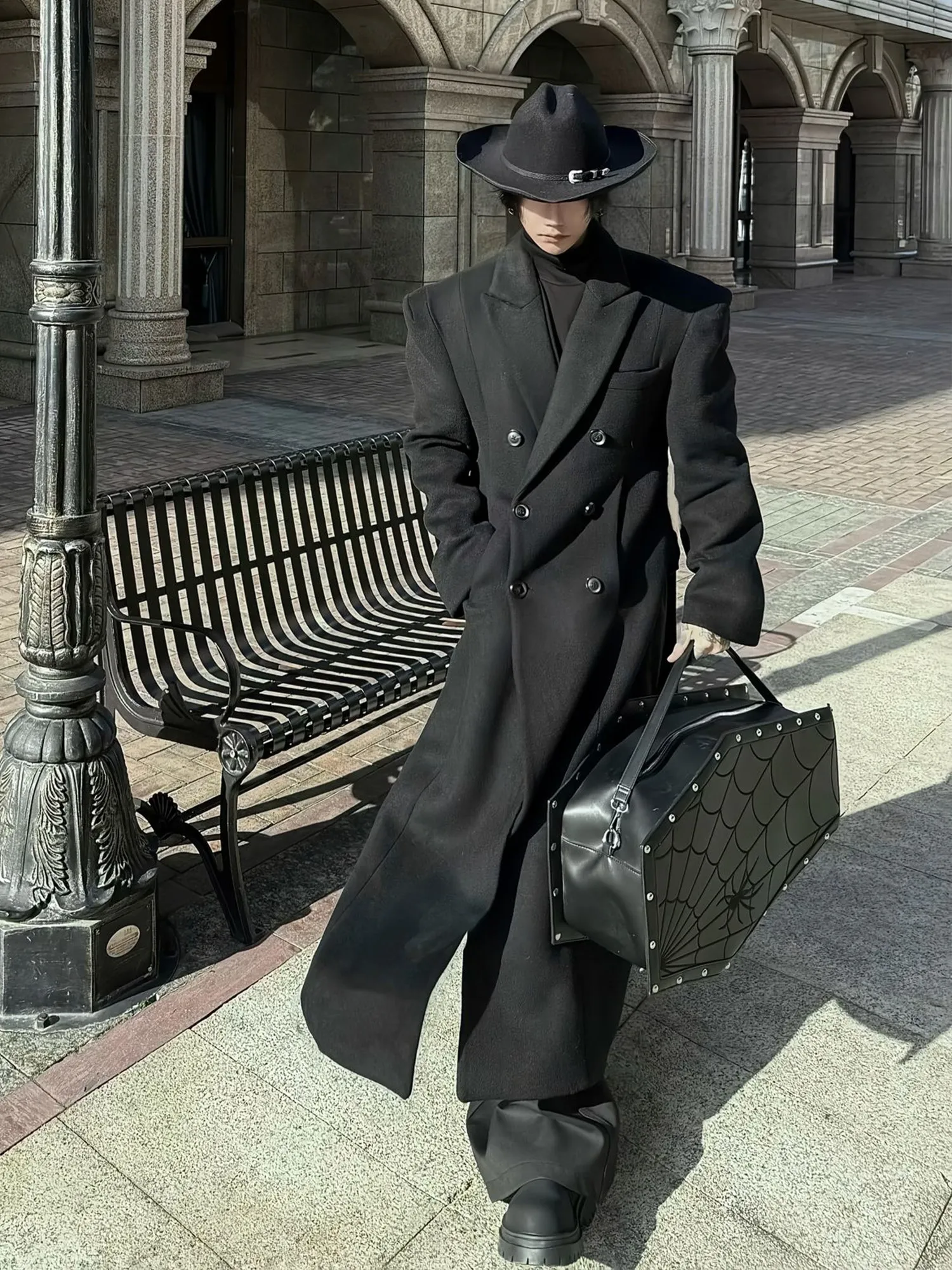 Мужской демисезонный тренчкот больших размеров, бежевый, средней плотности, универсальный, для прохладной погоды
Мужской демисезонный тренчкот больших размеров, бежевый, средней плотности, универсальный, для прохладной погоды