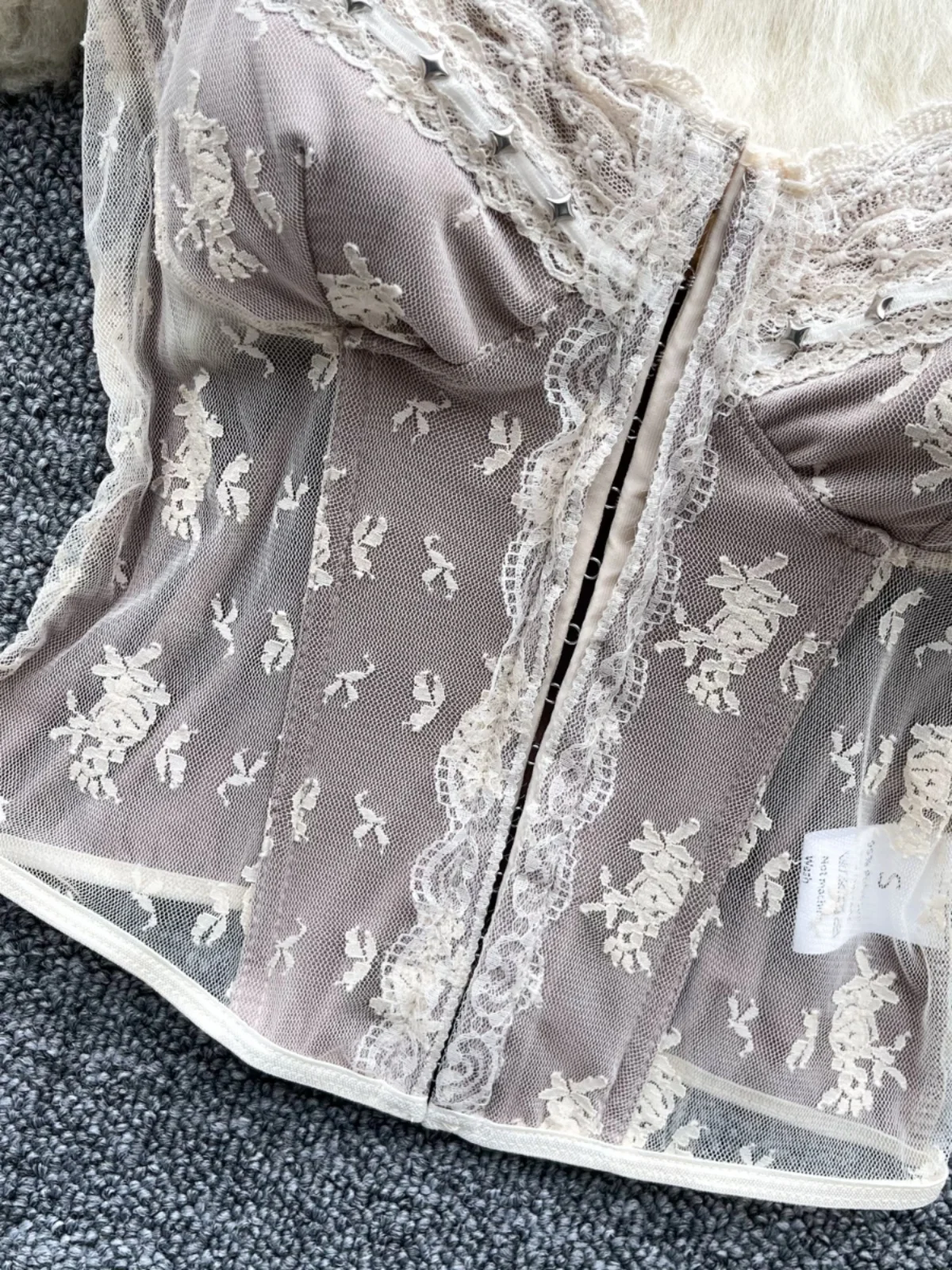 Slim Fit Lace Trim Fibone Base Tank Top Women's Sle Commute Pure Desire Spicy Girl Courtly Wind Strap Vest
Slim Fit Lace Trim Fibone Base Tank Top Women's Sle Commute Pure Desire Spicy Girl Courtly Wind Strap Vest