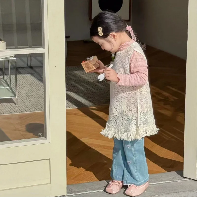 Kxkm-2024Spring Girls' Hollow Vest Skirt Lace Inner Wear Denim Bell-Bottom Pants Three-Piece Set Baby Girl French Suit
Kxkm-2024Spring Girls' Hollow Vest Skirt Lace Inner Wear Denim Bell-Bottom Pants Three-Piece Set Baby Girl French Suit
