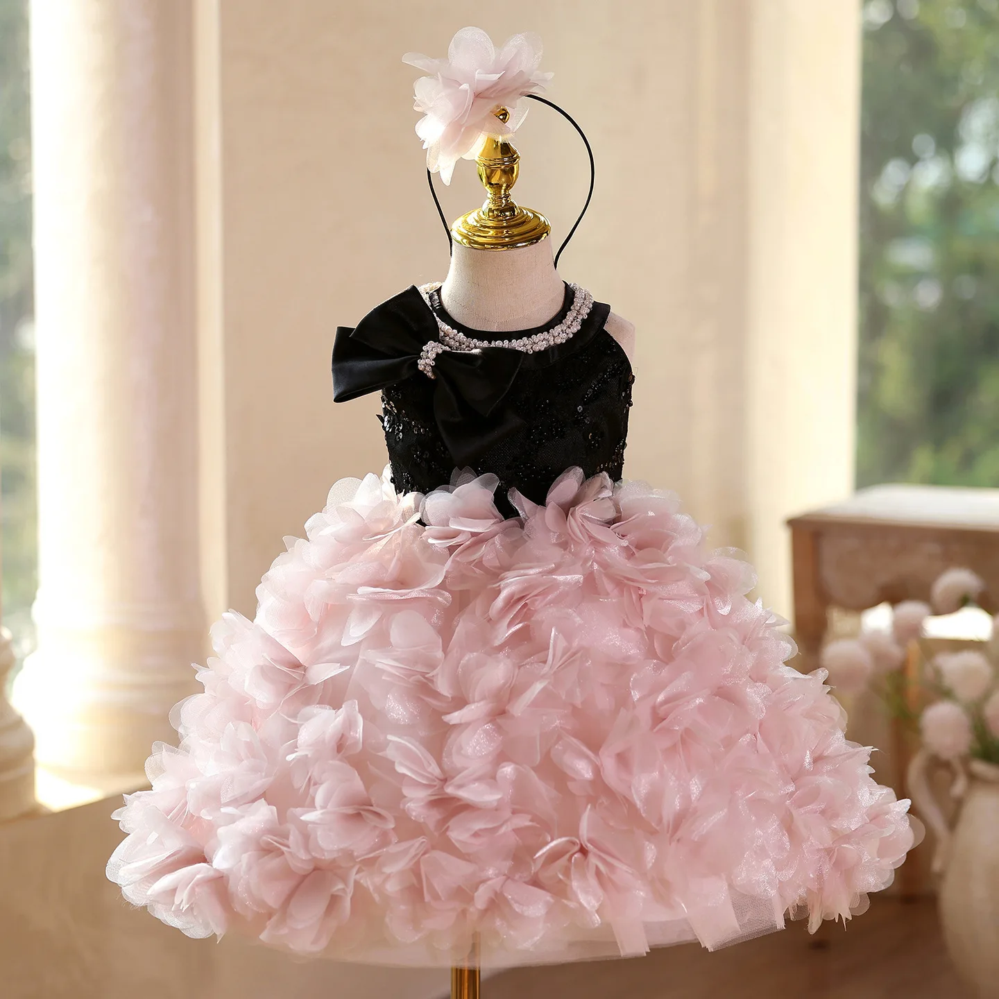 Luxury Girls Lace Birthday Dress Pink Black Tulle Ball Gown with Beading Bow Flower Girl Dress for Wedding New Year Party
Luxury Girls Lace Birthday Dress Pink Black Tulle Ball Gown with Beading Bow Flower Girl Dress for Wedding New Year Party
