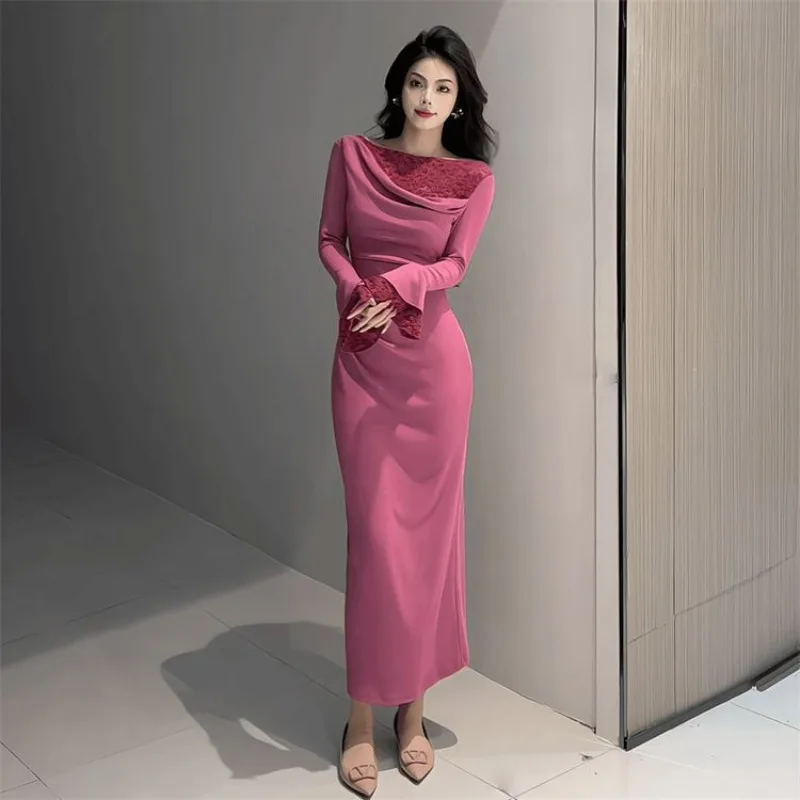Large-sized French Design Wavy Lace Collar and A Sexy Long-sleeved Dress New Autumn Dress Cinches The Waist Slimming The Figure
Large-sized French Design Wavy Lace Collar and A Sexy Long-sleeved Dress New Autumn Dress Cinches The Waist Slimming The Figure