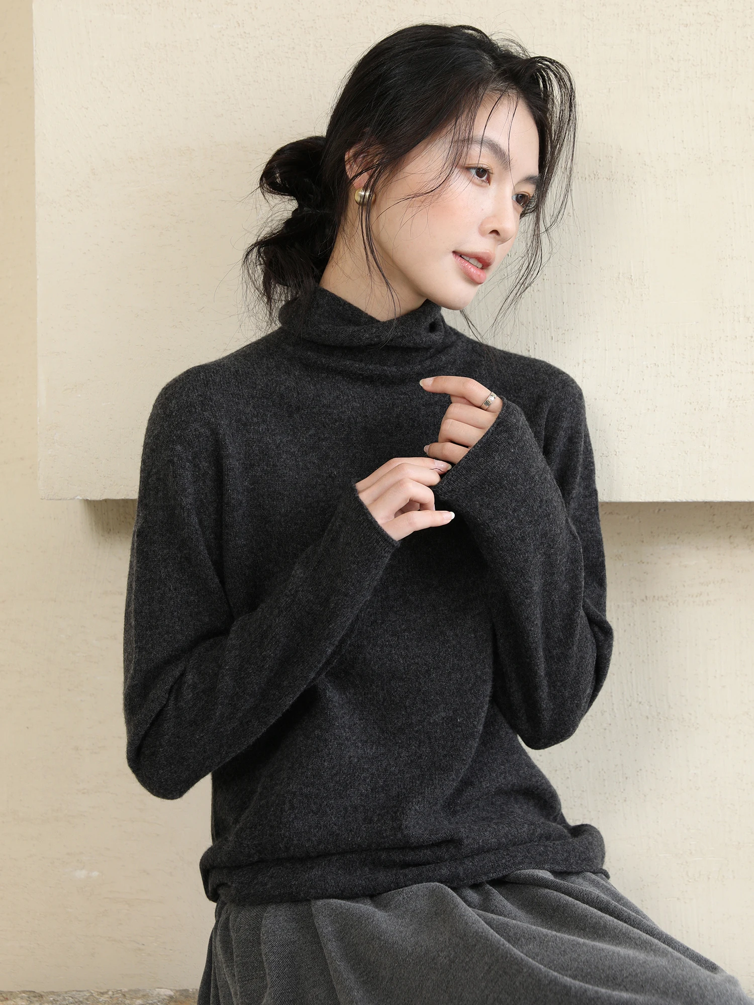Loose Knitted High Collar Sweater Women's Base Shirt Grey Simple Style Autumn Winter Fashion Casual Comfortable Neck Warmer
Loose Knitted High Collar Sweater Women's Base Shirt Grey Simple Style Autumn Winter Fashion Casual Comfortable Neck Warmer