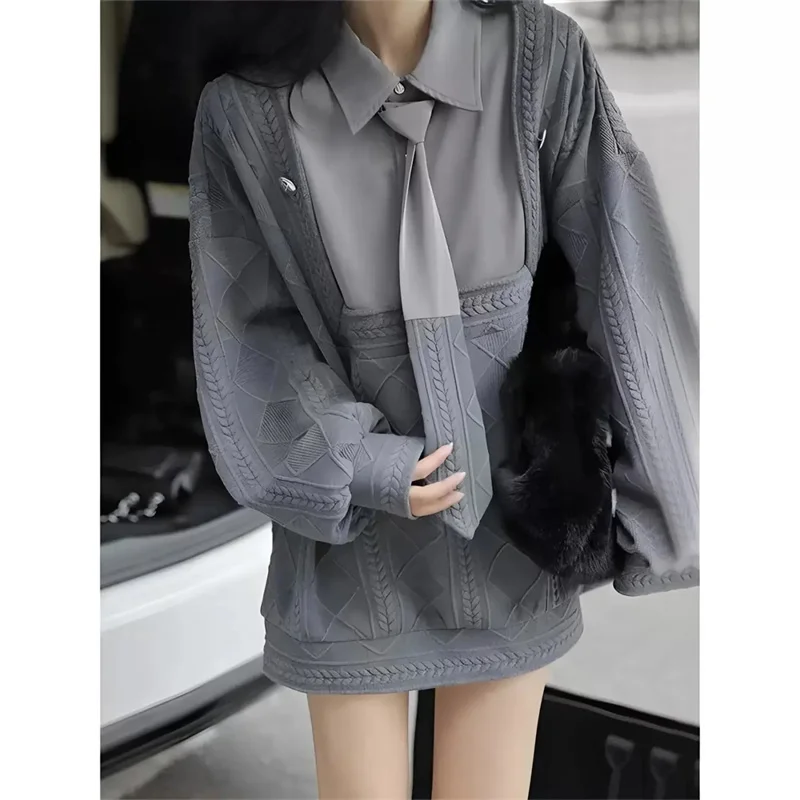 WLF Splicing Fake Two Hoodies for Women in Spring and Autumn 2025 New Fashionable and Chic Women Outerwear top Trendy Commuting
WLF Splicing Fake Two Hoodies for Women in Spring and Autumn 2025 New Fashionable and Chic Women Outerwear top Trendy Commuting