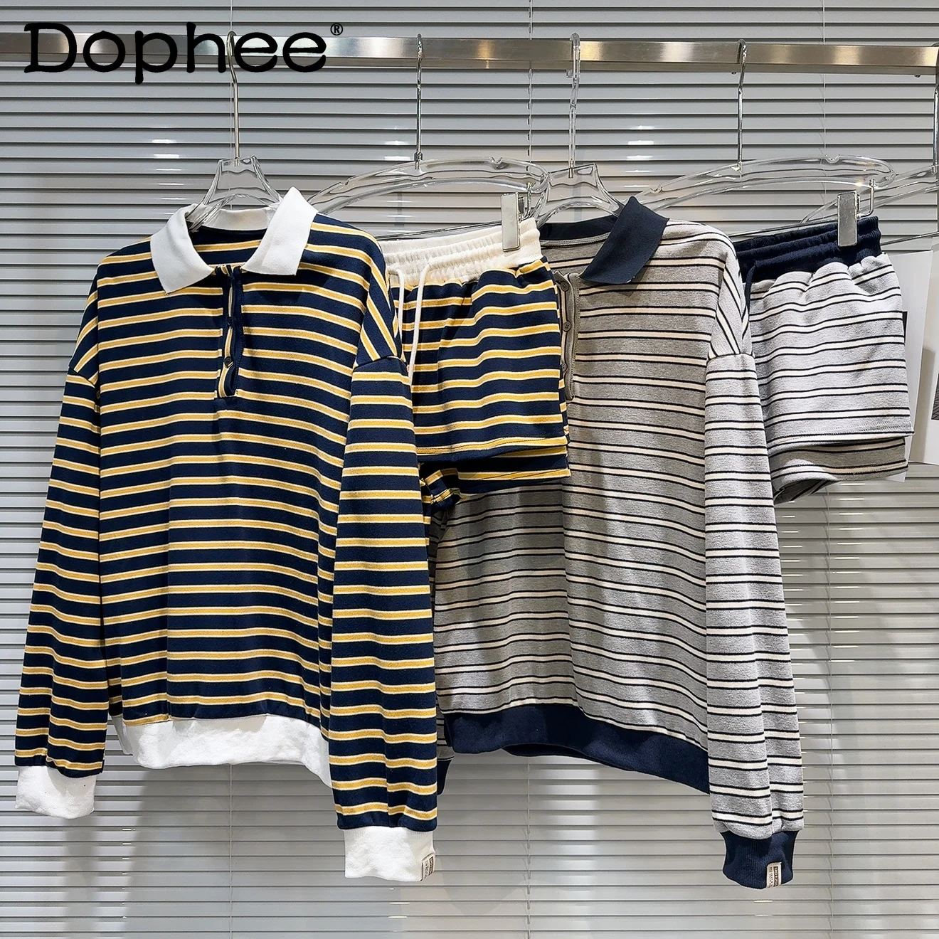 2025 Spring New Fashion Contrasting Color Striped Lapel Top Loose Polo Neck Long Sleeve T-shirt + Drawstring Shorts Suit Women
2025 Spring New Fashion Contrasting Color Striped Lapel Top Loose Polo Neck Long Sleeve T-shirt + Drawstring Shorts Suit Women