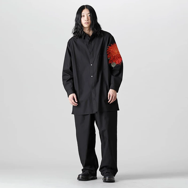 YOJI OOAK Original Design Red Dahlia Embroidery Flower Loose Long Sleeve Shirt Men and Women Black
YOJI OOAK Original Design Red Dahlia Embroidery Flower Loose Long Sleeve Shirt Men and Women Black