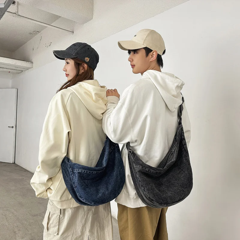 Spring new women's washed denim crossbody bag, simple casual student large-capacity dumpling bag, commuter shoulder bag
Spring new women's washed denim crossbody bag, simple casual student large-capacity dumpling bag, commuter shoulder bag