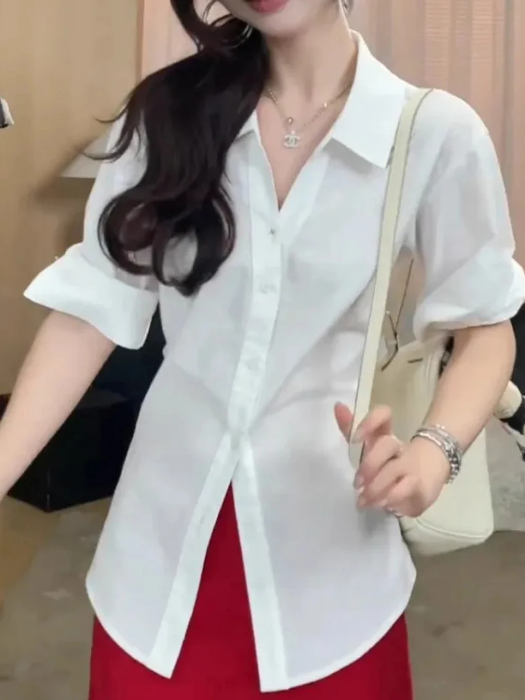 Fashionable Korean Style Women's Shirt Slim Fit Short Sleeve Breathable Polyester Fiber Commute Friendly Button Detail Neck
Fashionable Korean Style Women's Shirt Slim Fit Short Sleeve Breathable Polyester Fiber Commute Friendly Button Detail Neck
