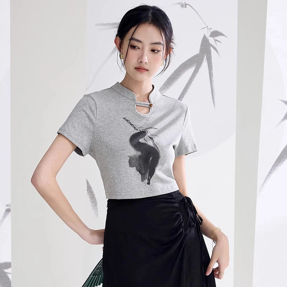 Chinese style stand up collar short sleeved T-shirt for women's summer new high-end fashion button ink printed casual top
Chinese style stand up collar short sleeved T-shirt for women's summer new high-end fashion button ink printed casual top