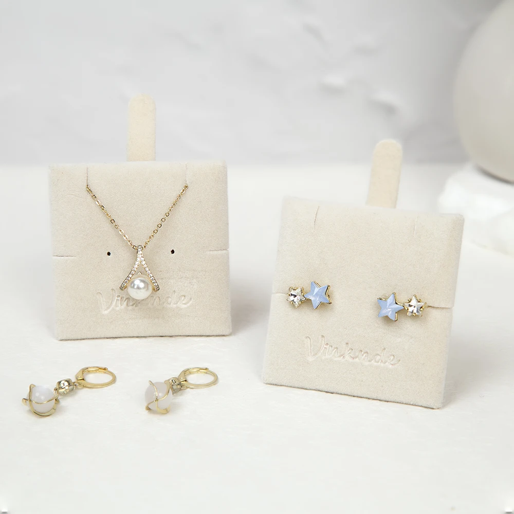 Wholesale Custom Logo Square Card Velvet Jewelry Packaging for Earrings Necklaces 55x55mm Jewellery Display Pad Small Business
Wholesale Custom Logo Square Card Velvet Jewelry Packaging for Earrings Necklaces 55x55mm Jewellery Display Pad Small Business