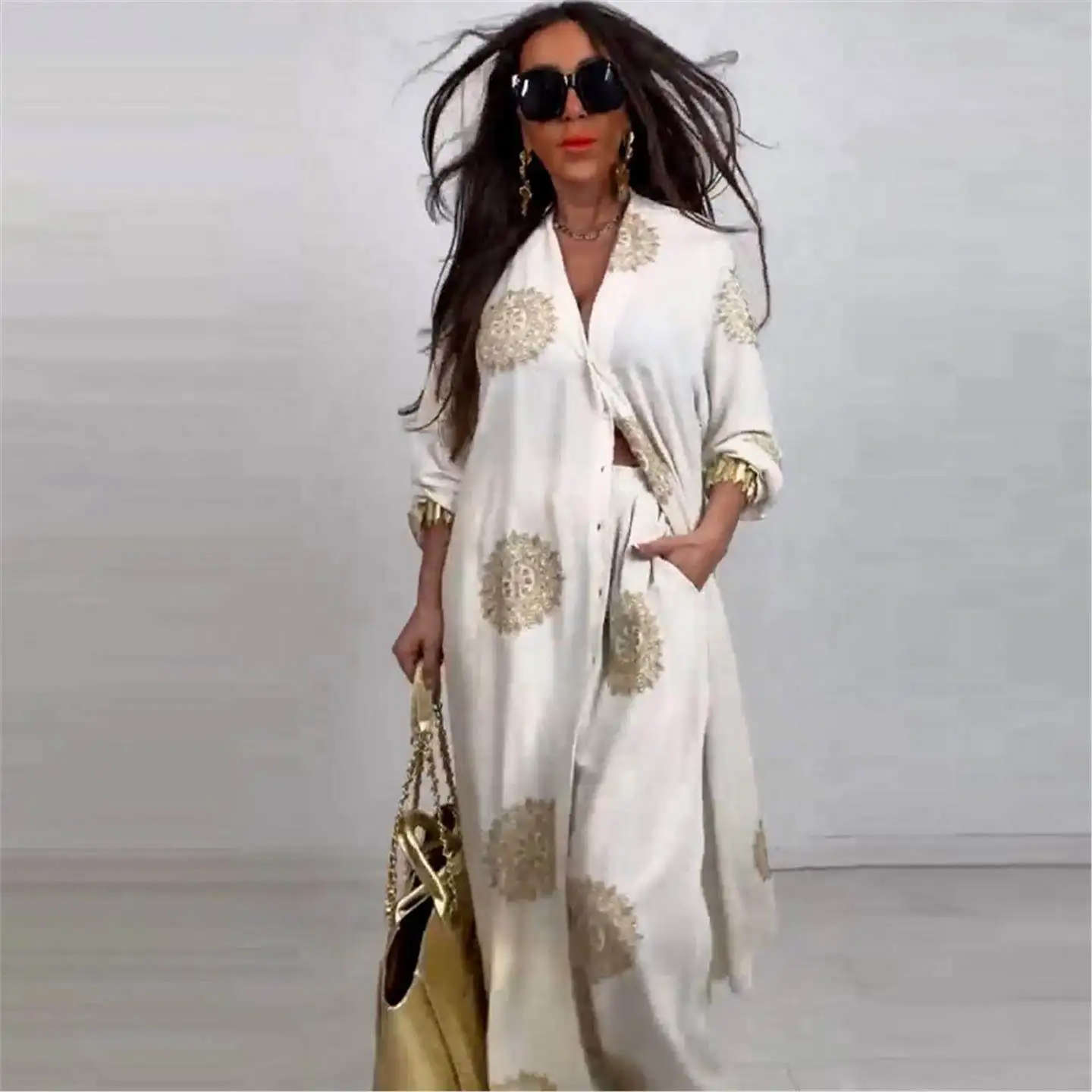 Сексуальный комплект из двух предметов: топ с V-образным вырезом и принтом и широкие брюки. Лето 2025. Женские модные повседневные брюки со средней/заниженной талией из ПВХ-материала.
Сексуальный комплект из двух предметов: топ с V-образным вырезом и принтом и широкие брюки. Лето 2025. Женские модные повседневные брюки со средней/заниженной талией из ПВХ-материала.