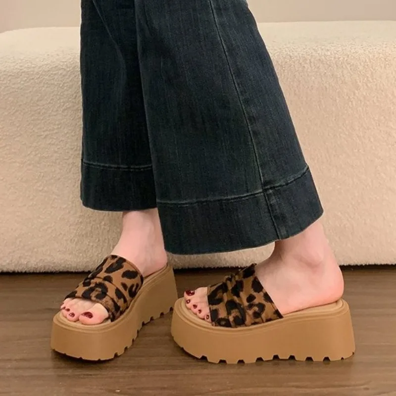 Summer Platform Thick Bottom Women Slippers Casual Open Toe Height Increase Slide Ladies Outdoor Beach Vacation Sandalias
Summer Platform Thick Bottom Women Slippers Casual Open Toe Height Increase Slide Ladies Outdoor Beach Vacation Sandalias