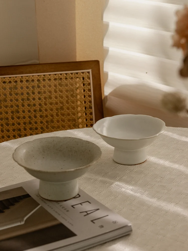 Creative Small Size Matte Glazed Cerc High Foot Bowl Dim Sum Plate Fruit Tray Vintage Sle Dining Utensils from Jingdezhen
Creative Small Size Matte Glazed Cerc High Foot Bowl Dim Sum Plate Fruit Tray Vintage Sle Dining Utensils from Jingdezhen