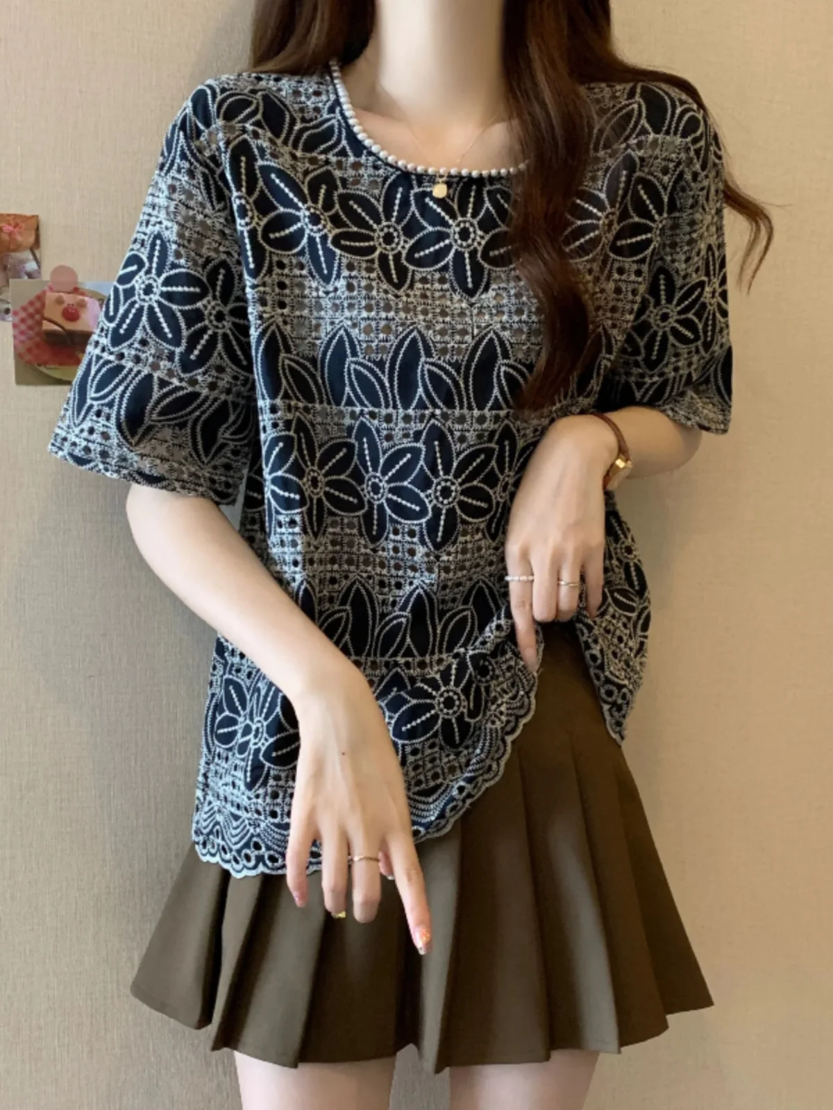 Retro Slimming Short Sleeve T-Shirt Women's Summer Base Layer Shirt Large Size Lace Embroidery Korean Style Casual Wear
Retro Slimming Short Sleeve T-Shirt Women's Summer Base Layer Shirt Large Size Lace Embroidery Korean Style Casual Wear