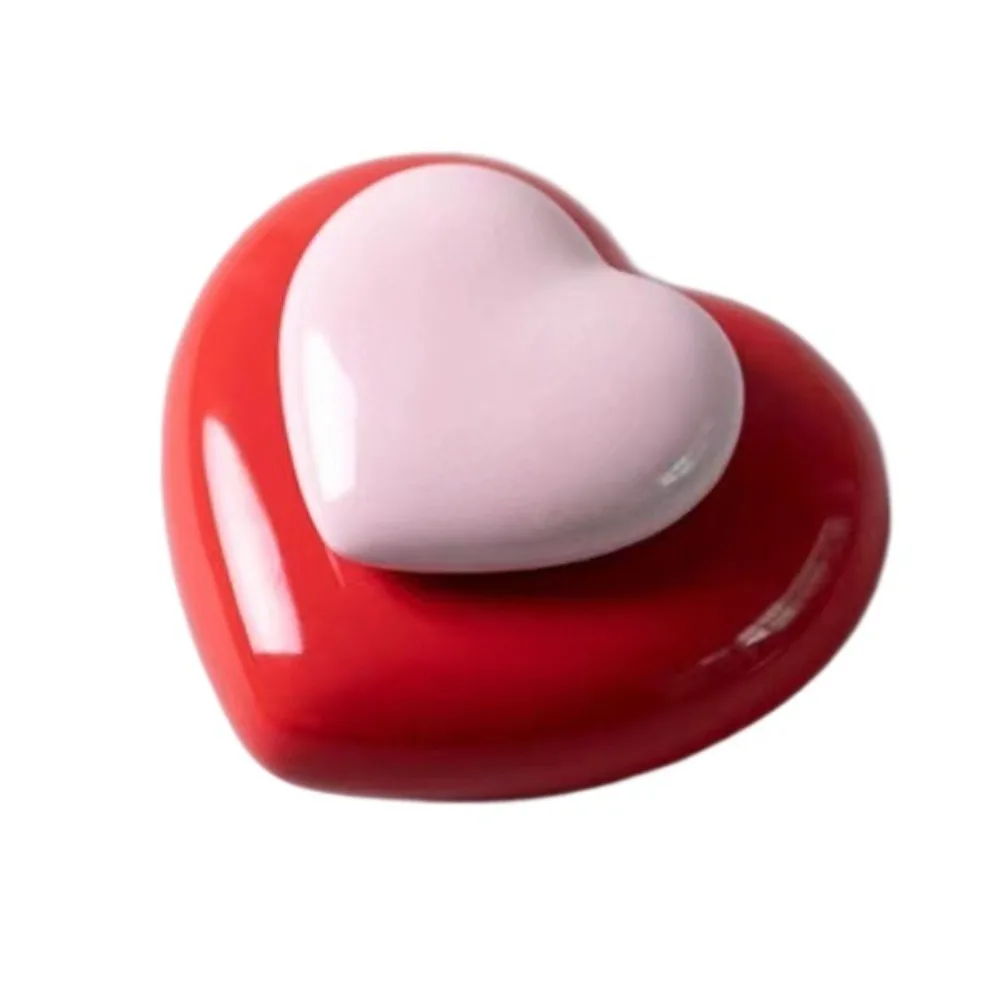 Portable Heart Shaped Tea Jar Mini Ceramic Sealed Jar Decorative Pet Hair Collection Jar Rouge Lipstick 
Portable Heart Shaped Tea Jar Mini Ceramic Sealed Jar Decorative Pet Hair Collection Jar Rouge Lipstick