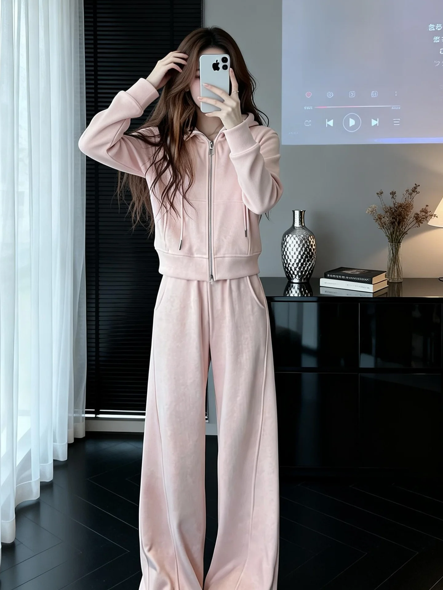 Korean Sweet Girl Casual Sportswear Set Women's Autumn Winter Hooded Open Cardigan Sweatshirt Wide Leg Pants Stylish Anti-Agi...
Korean Sweet Girl Casual Sportswear Set Women's Autumn Winter Hooded Open Cardigan Sweatshirt Wide Leg Pants Stylish Anti-Agi...