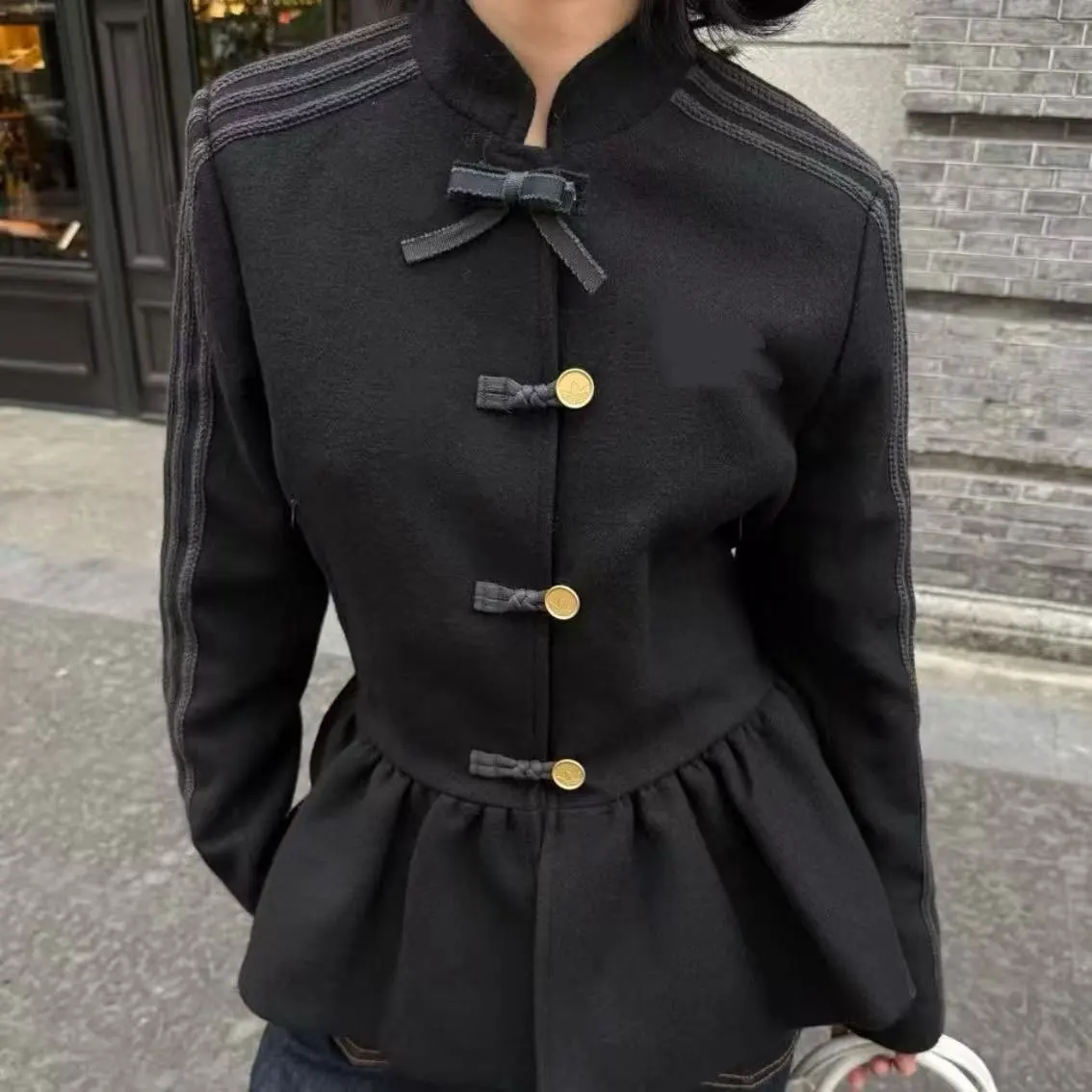 Удобная приталенная рубашка-жакет с завязками на талии, полосками и китайскими пуговицами для мужчин и женщин
Удобная приталенная рубашка-жакет с завязками на талии, полосками и китайскими пуговицами для мужчин и женщин