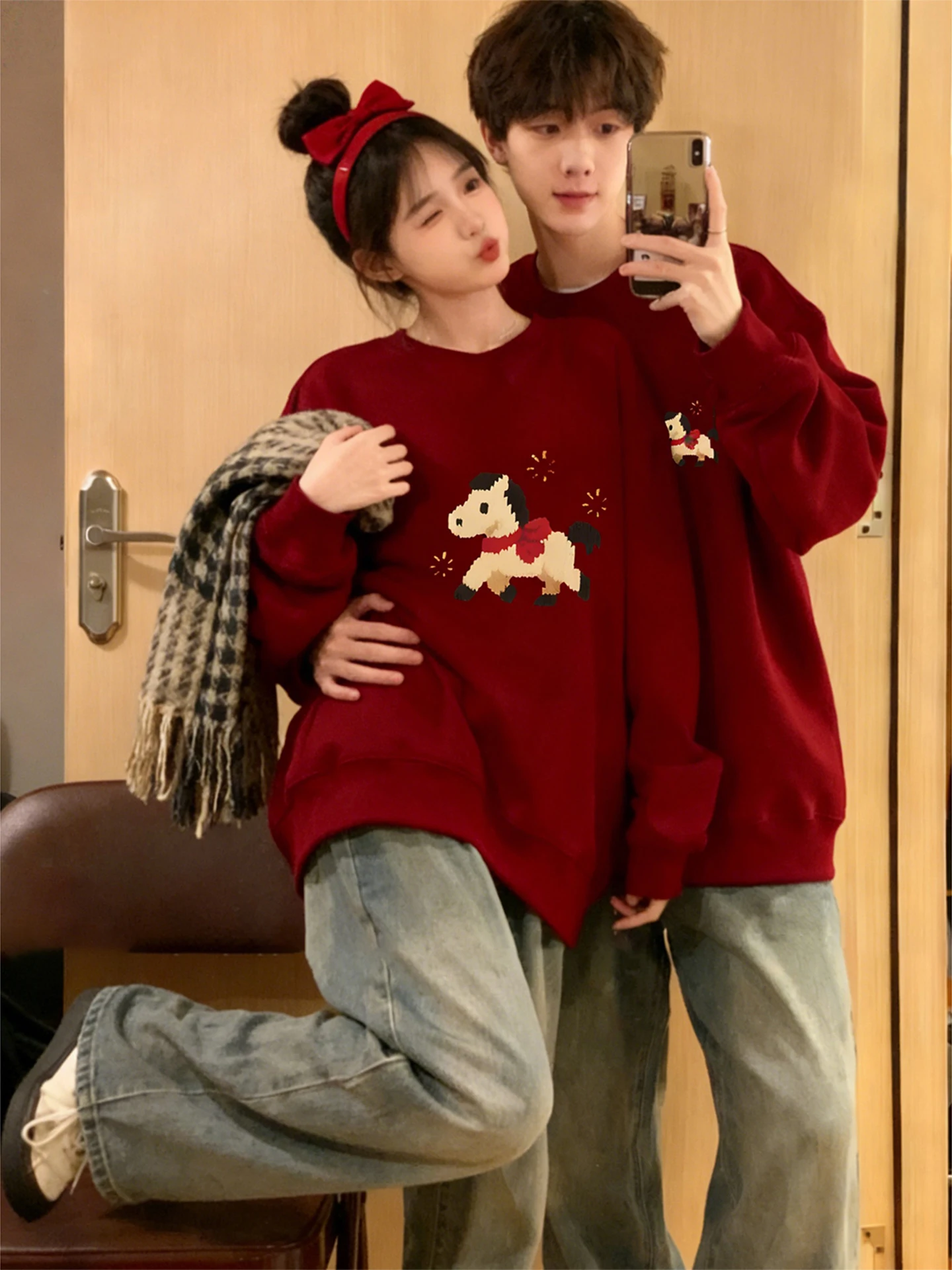 Red round Ne Fce Lined Hoodl Couple Sweatirts Thi Autumn Winter New Year Men Women Casual Comfortable Breathable
Red round Ne Fce Lined Hoodl Couple Sweatirts Thi Autumn Winter New Year Men Women Casual Comfortable Breathable