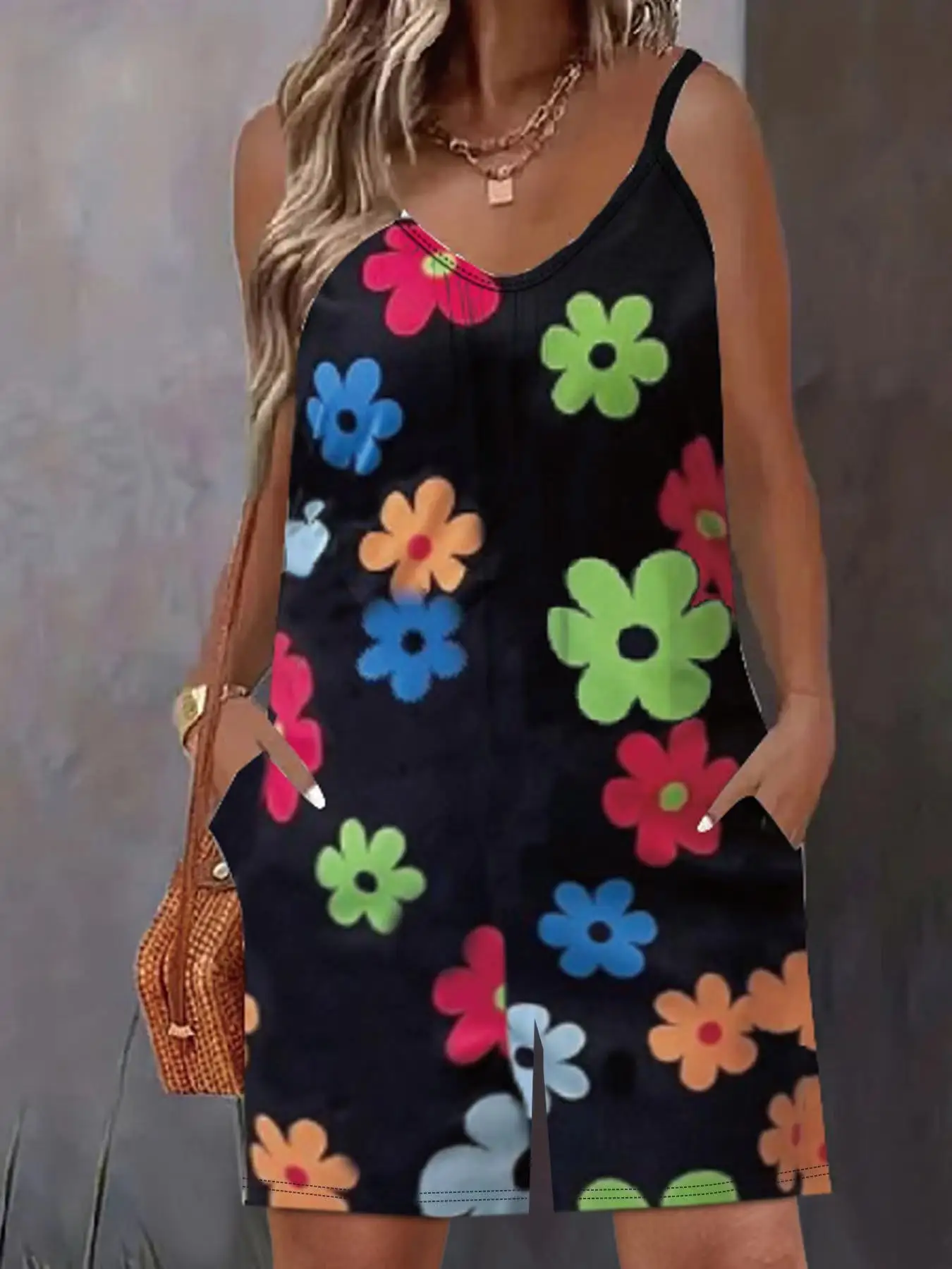 Plus size women's holiday floral full-body print fashion casual pocketless sleeveless crumpled camisole shorts
Plus size women's holiday floral full-body print fashion casual pocketless sleeveless crumpled camisole shorts