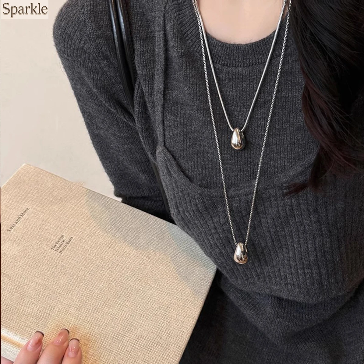 Minimalist Long Teardrop Pendant Necklace for Women Fashion Accessory Autumn Winter Sweater Chain Elegant Jewelry
Minimalist Long Teardrop Pendant Necklace for Women Fashion Accessory Autumn Winter Sweater Chain Elegant Jewelry