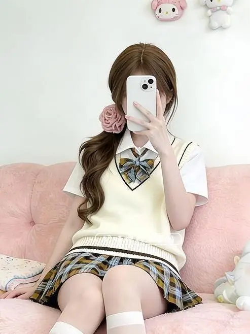 Tropical Fish Autumn Knife Fish Original Japanese Style School Uniform Skirt White Slimming Sweet Grid Skirt for Girls
Tropical Fish Autumn Knife Fish Original Japanese Style School Uniform Skirt White Slimming Sweet Grid Skirt for Girls
