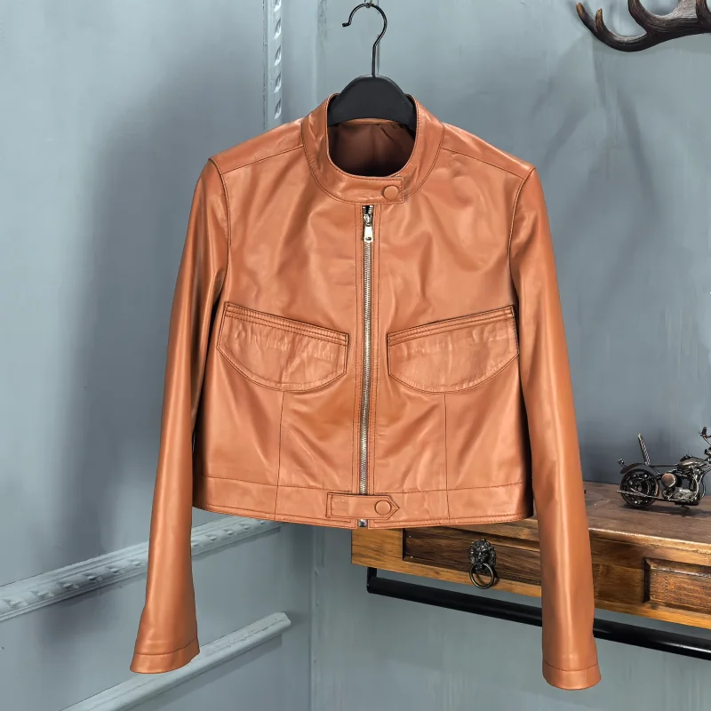 Весна 2026 Женская кожаная куртка-косуха с воротником-стойкой, приталенная, с длинными рукавами, на молнии, из овчины
Весна 2026 Женская кожаная куртка-косуха с воротником-стойкой, приталенная, с длинными рукавами, на молнии, из овчины