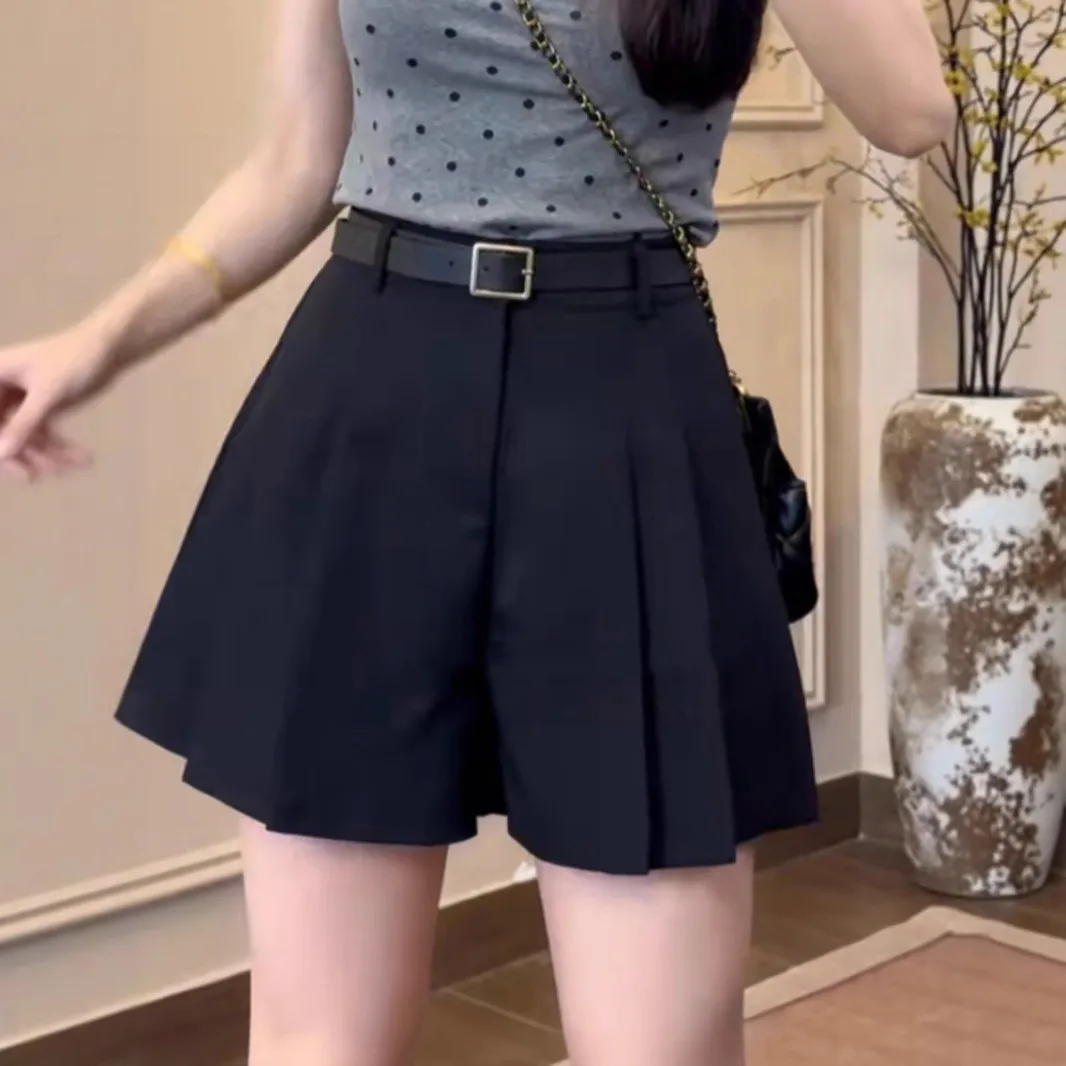 Black Suit Short Pants Women Summer New Versatile High Waist Slim Thin A-Line Outerwear Wide Leg Pants Skirt Women
Black Suit Short Pants Women Summer New Versatile High Waist Slim Thin A-Line Outerwear Wide Leg Pants Skirt Women