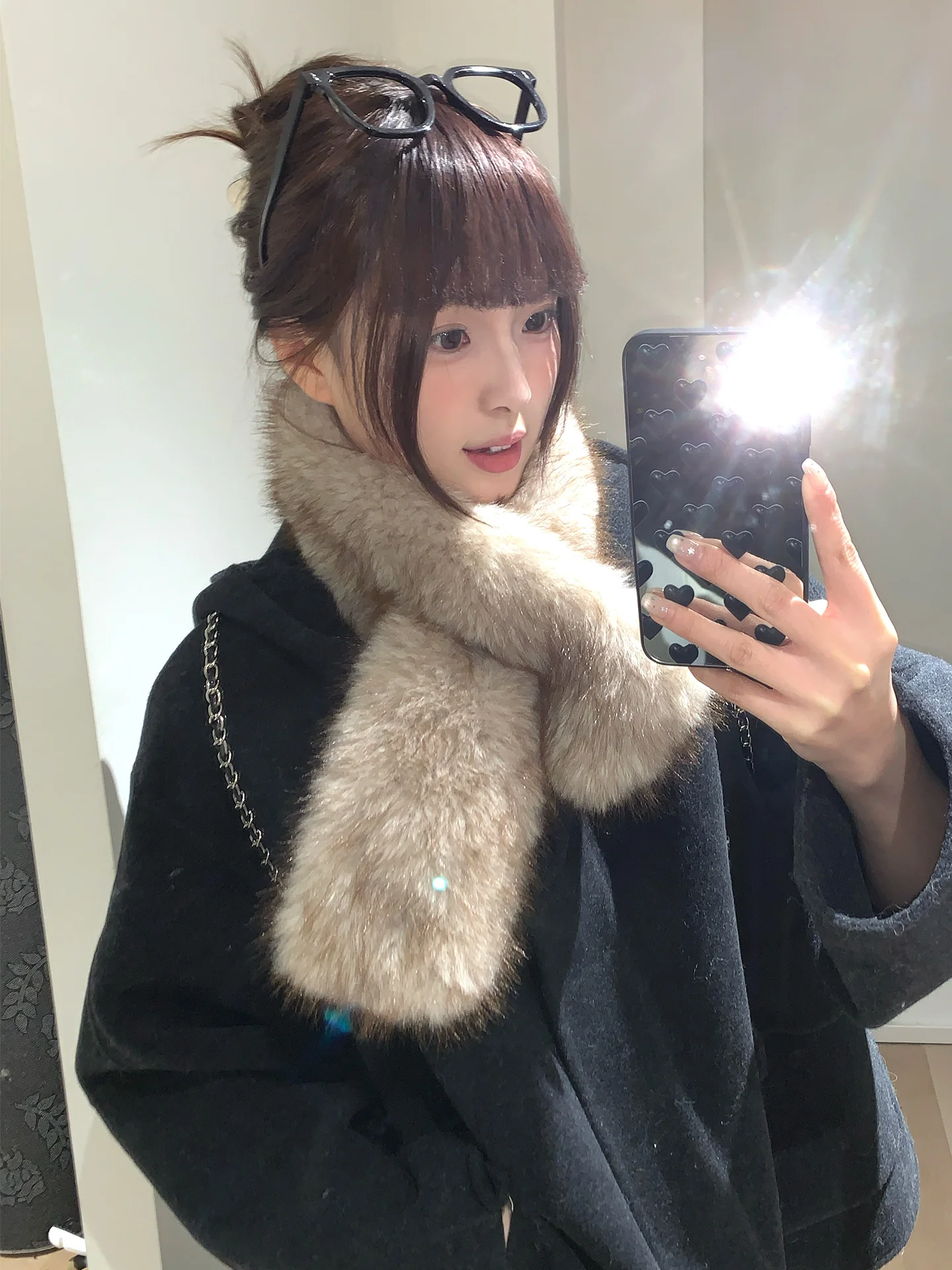 Модный плюшевый короткий шарф для женщин, утолщенный для тепла зимой, с перекрещенным воротником, теплым воротником
Модный плюшевый короткий шарф для женщин, утолщенный для тепла зимой, с перекрещенным воротником, теплым воротником