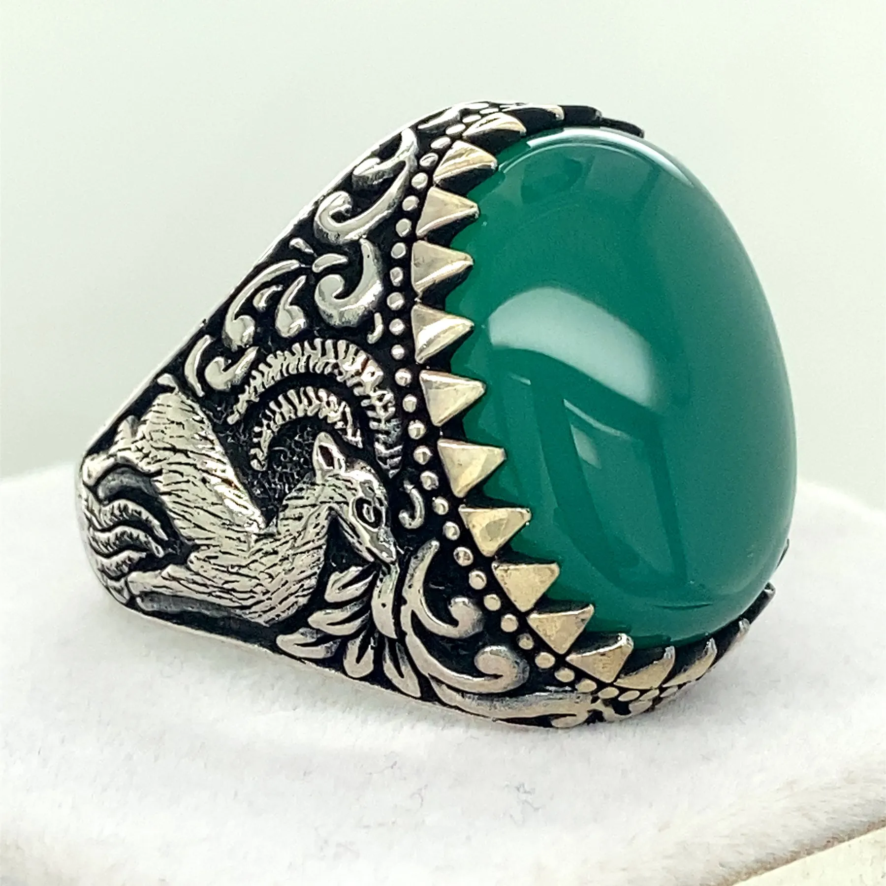Men Silver Green Agate Ring , Mountain Goat Ring , Sterling Silver Vintage Ring , Men Silver Jewelry, Anniversary Gifts for Him
Men Silver Green Agate Ring , Mountain Goat Ring , Sterling Silver Vintage Ring , Men Silver Jewelry, Anniversary Gifts for Him