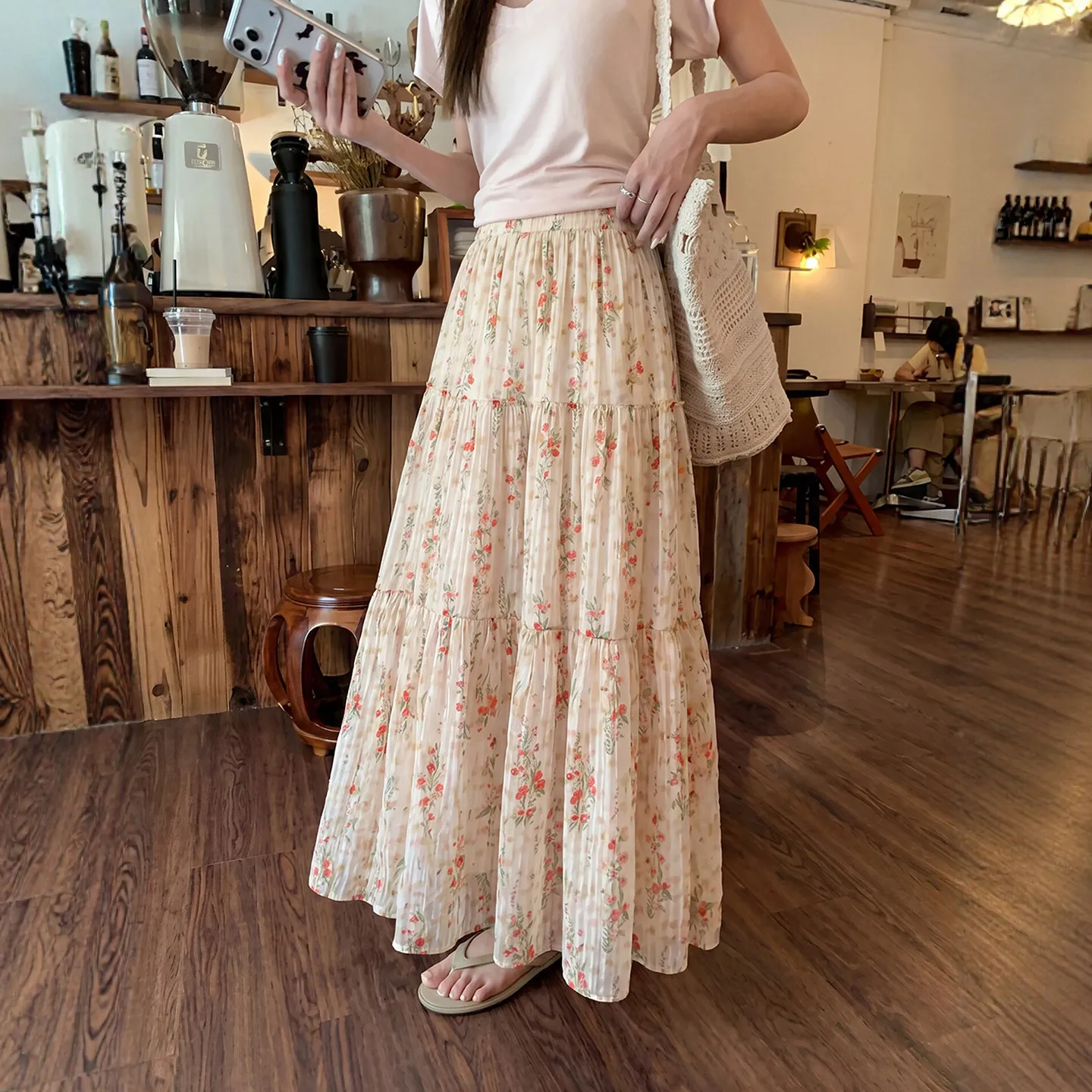 Pink Floral Half Skirt A-Line Midi Skirt High Waist Women's New Summer Small Size Cake Skirt Teenage Girls' Casual Fashion
Pink Floral Half Skirt A-Line Midi Skirt High Waist Women's New Summer Small Size Cake Skirt Teenage Girls' Casual Fashion