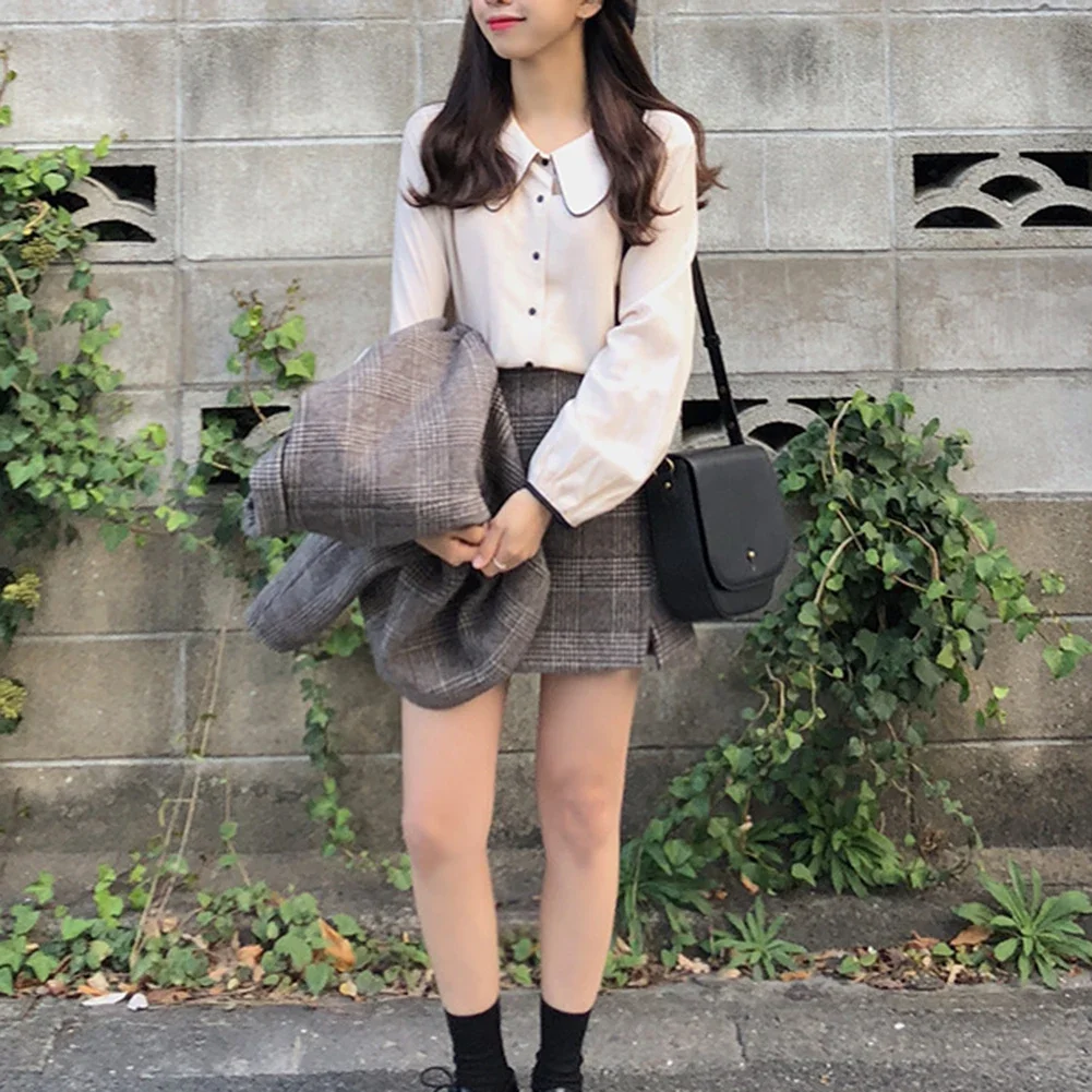 Модная рубашка в студенческом стиле, уменьшающая возраст, повседневный наряд, повседневный спортивный стиль, топ с длинными рукавами, обычная длина одежды 
Модная рубашка в студенческом стиле, уменьшающая возраст, повседневный наряд, повседневный спортивный стиль, топ с длинными рукавами, обычная длина одежды