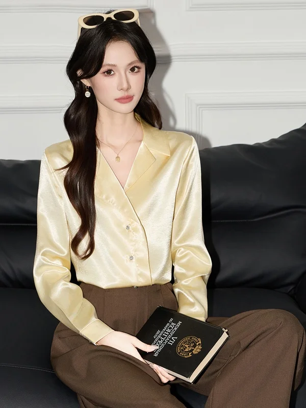 Elegant Acetate Satin Women's Shirt Casual V-Neck Long Sleeve Fashionable Simple Spring New Style Lady's Top Quality Polyester
Elegant Acetate Satin Women's Shirt Casual V-Neck Long Sleeve Fashionable Simple Spring New Style Lady's Top Quality Polyester