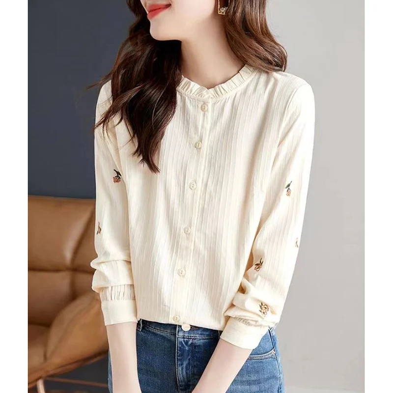 sweet ruffled Neck Button Solid Color Embroidery Shirts Female Clothing 2024 autumn New Loose All-match Tops Casual Blouses
sweet ruffled Neck Button Solid Color Embroidery Shirts Female Clothing 2024 autumn New Loose All-match Tops Casual Blouses