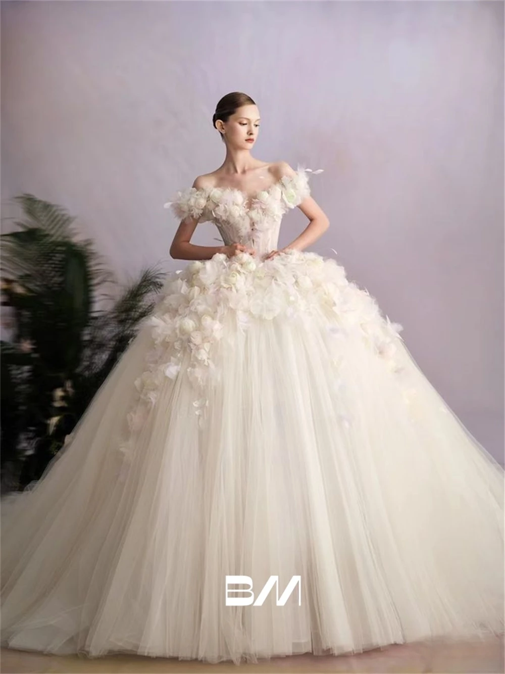 Romantic Floral Mesh Wedding Dresses for Women 2025 Off the Shoulder Lace-Corset Bride Dress Customized Roses Appliques Bridal
Romantic Floral Mesh Wedding Dresses for Women 2025 Off the Shoulder Lace-Corset Bride Dress Customized Roses Appliques Bridal