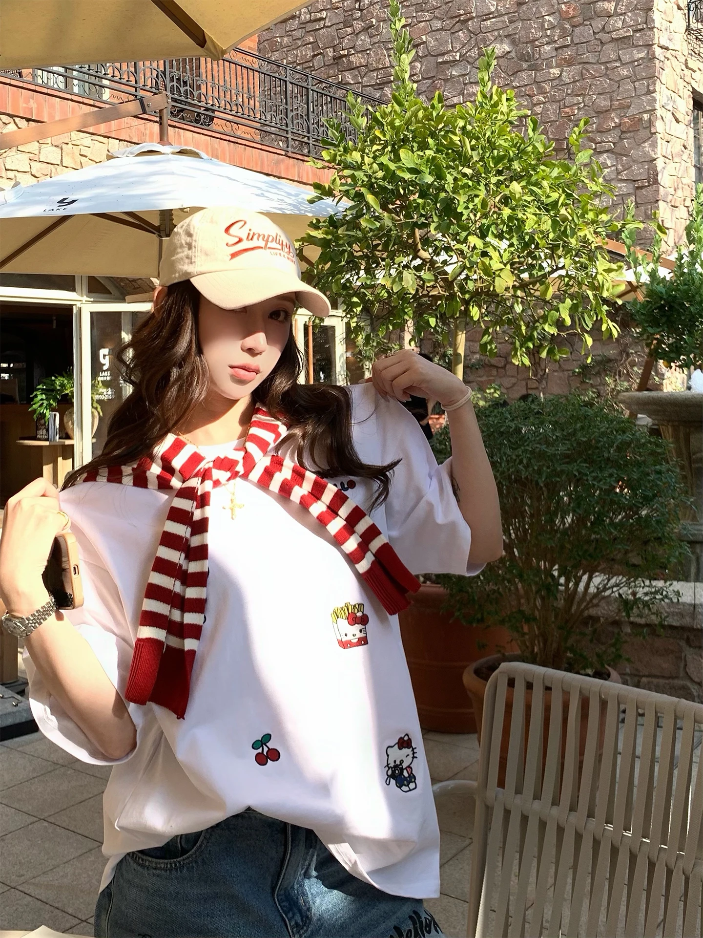 Белая женская футболка с вышивкой на плечах, короткий рукав, в корейском стиле, нежный уникальный дизайн, топ от Xuekeke
Белая женская футболка с вышивкой на плечах, короткий рукав, в корейском стиле, нежный уникальный дизайн, топ от Xuekeke