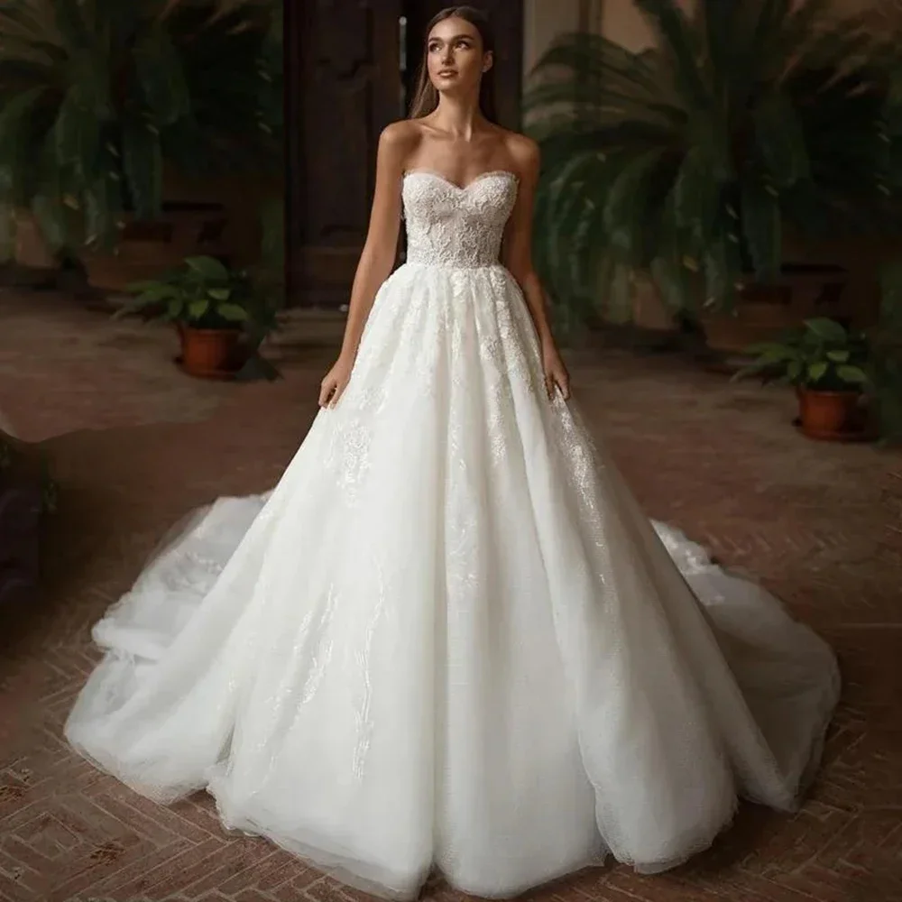 Vintage Princess Sweetheart Neck Wedding Dresses Ball Gowns Lace Appliques Ivory White Corset Bride Dress Wedding Bridal Gowns
Vintage Princess Sweetheart Neck Wedding Dresses Ball Gowns Lace Appliques Ivory White Corset Bride Dress Wedding Bridal Gowns