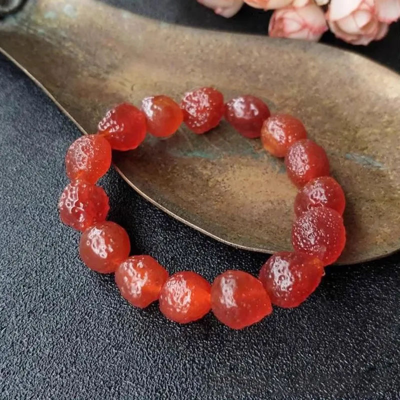 A natural and exquisite Gobi Alxa agate rough stone bracelet for ladies, a festival gift for family and friends
A natural and exquisite Gobi Alxa agate rough stone bracelet for ladies, a festival gift for family and friends