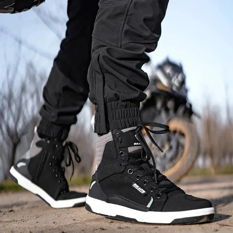 SULAITE Men's 4 Seasons Motorcycle Boots Breathable Anti-fall Reflective Rubber Sole for Off-road Motocross Casual Riding Sports
SULAITE Men's 4 Seasons Motorcycle Boots Breathable Anti-fall Reflective Rubber Sole for Off-road Motocross Casual Riding Sports