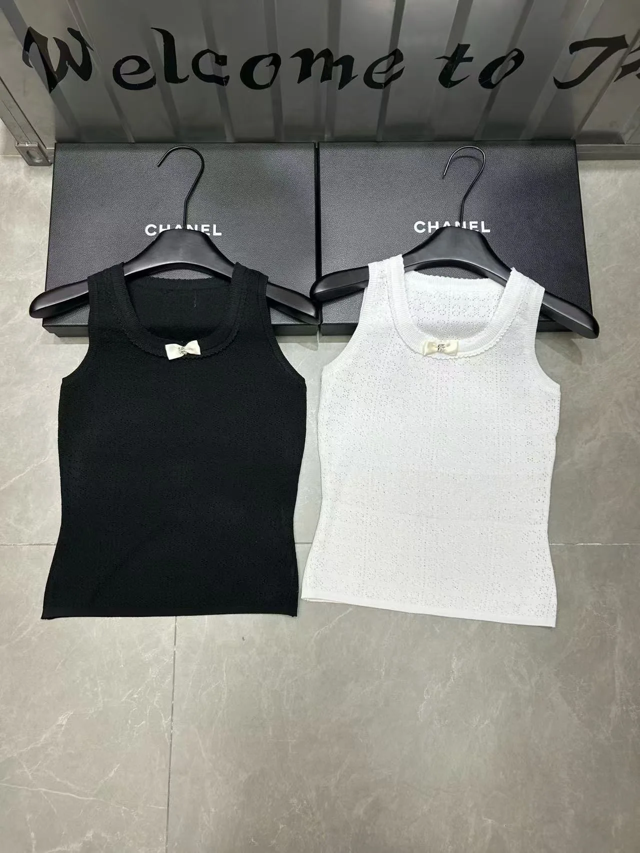 High Quality 2025 Spring Label Top Base Knitted Inner Slim-fit Outer Camisole T Shirt Women's Summer Tank Tops C306
High Quality 2025 Spring Label Top Base Knitted Inner Slim-fit Outer Camisole T Shirt Women's Summer Tank Tops C306