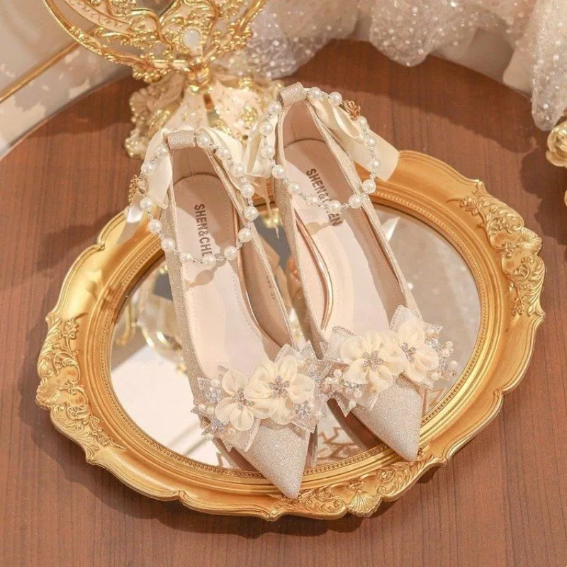 French Bride Gold Wedding Shoes spring women Thin Heel Pointed Shallow Mouth Flower Rhinodrill High Heels Fashion Sandals
French Bride Gold Wedding Shoes spring women Thin Heel Pointed Shallow Mouth Flower Rhinodrill High Heels Fashion Sandals