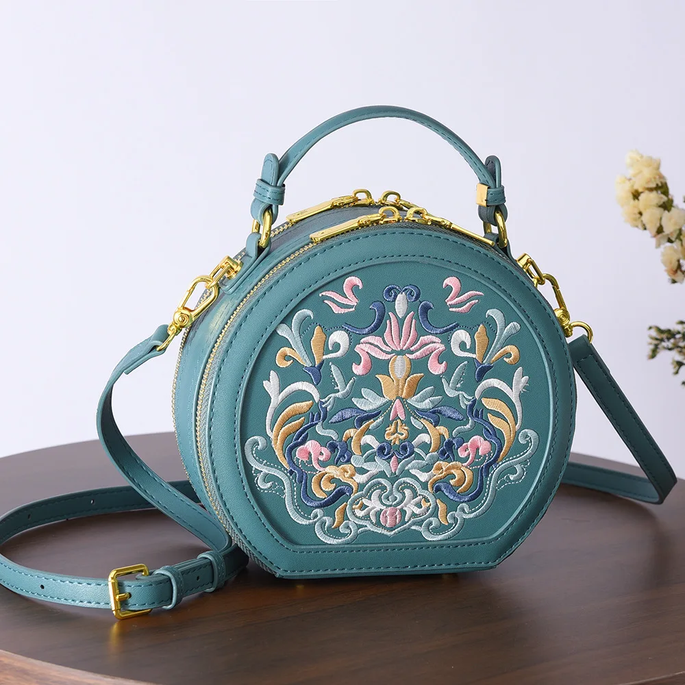Elegant Floral Crossbody Bag Chic Multicolor Floral Embroidered Faux Leather Shoulder Purse Polyester Lining Large Capacity
Elegant Floral Crossbody Bag Chic Multicolor Floral Embroidered Faux Leather Shoulder Purse Polyester Lining Large Capacity
