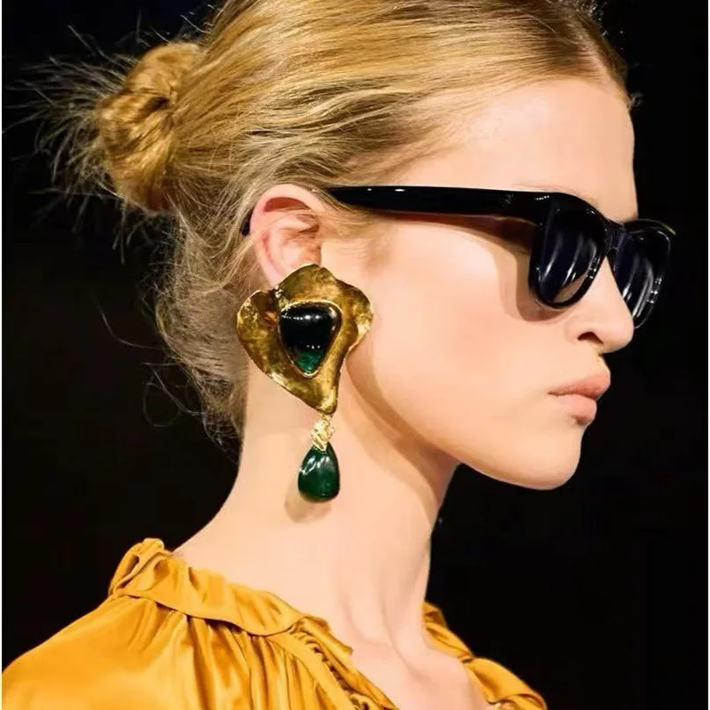 Гипербола геометрические серьги для женщин, драгоценные камни, дворцовый стиль, винтажные украшения, высококачественный стильный дизайн, Aretes De Mujer, серьги в форме сердца
Гипербола геометрические серьги для женщин, драгоценные камни, дворцовый стиль, винтажные украшения, высококачественный стильный дизайн, Aretes De Mujer, серьги в форме сердца