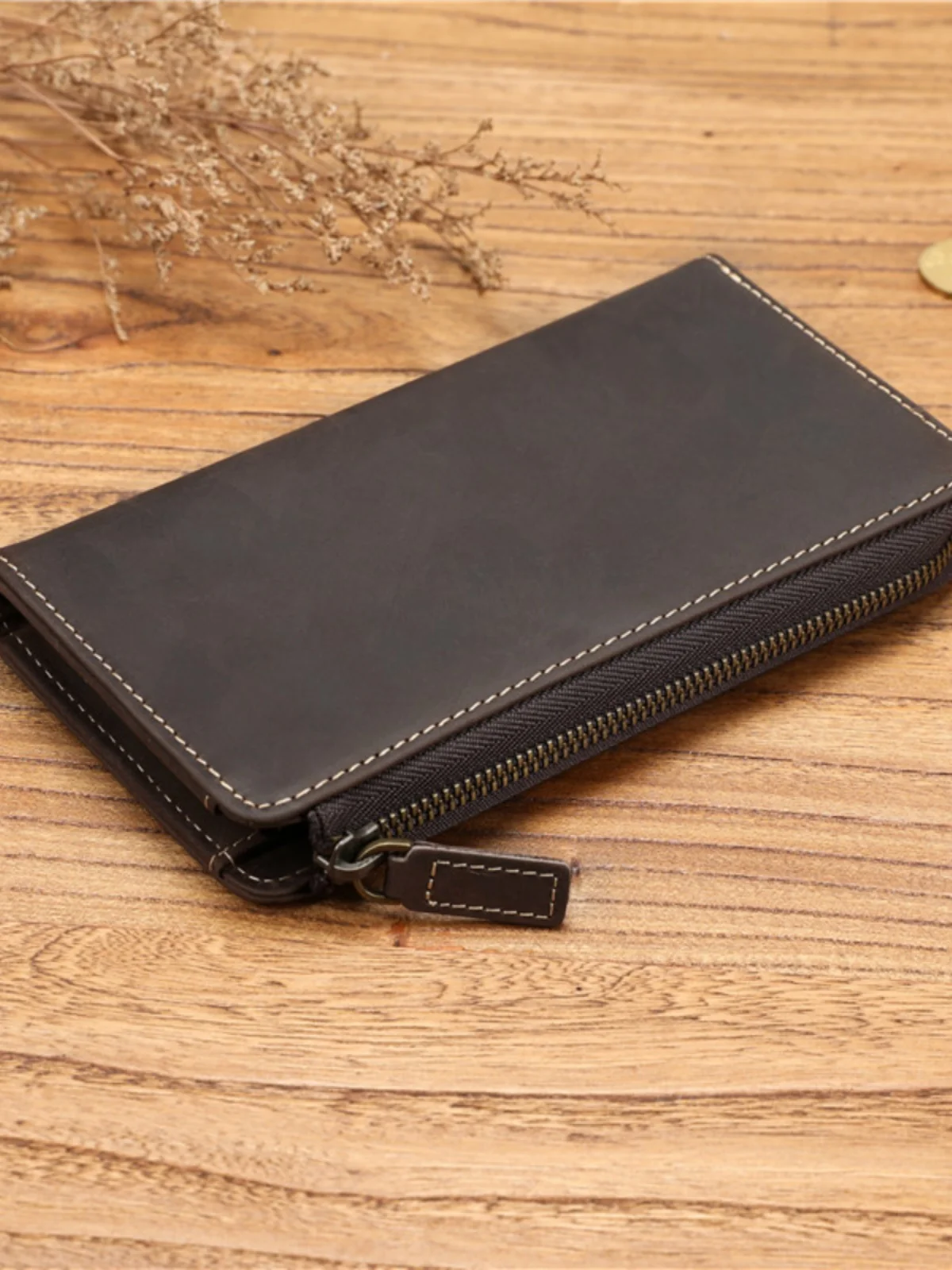 Men's Crazy Horse Leather Multiple Card Slots Wallet First Layer Cowhide Large Capacity Handbag Real Long Zipper
Men's Crazy Horse Leather Multiple Card Slots Wallet First Layer Cowhide Large Capacity Handbag Real Long Zipper