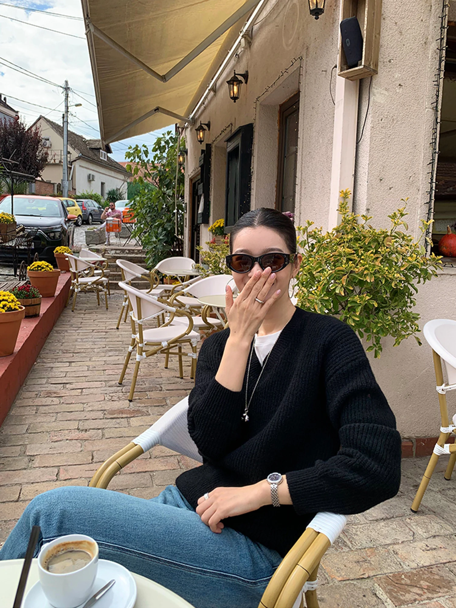 Pusumede Women's Bla V-Ne Pullover Knitwear Loose Long Sve Autumn Winter Faionable Top Quali Material
Pusumede Women's Bla V-Ne Pullover Knitwear Loose Long Sve Autumn Winter Faionable Top Quali Material