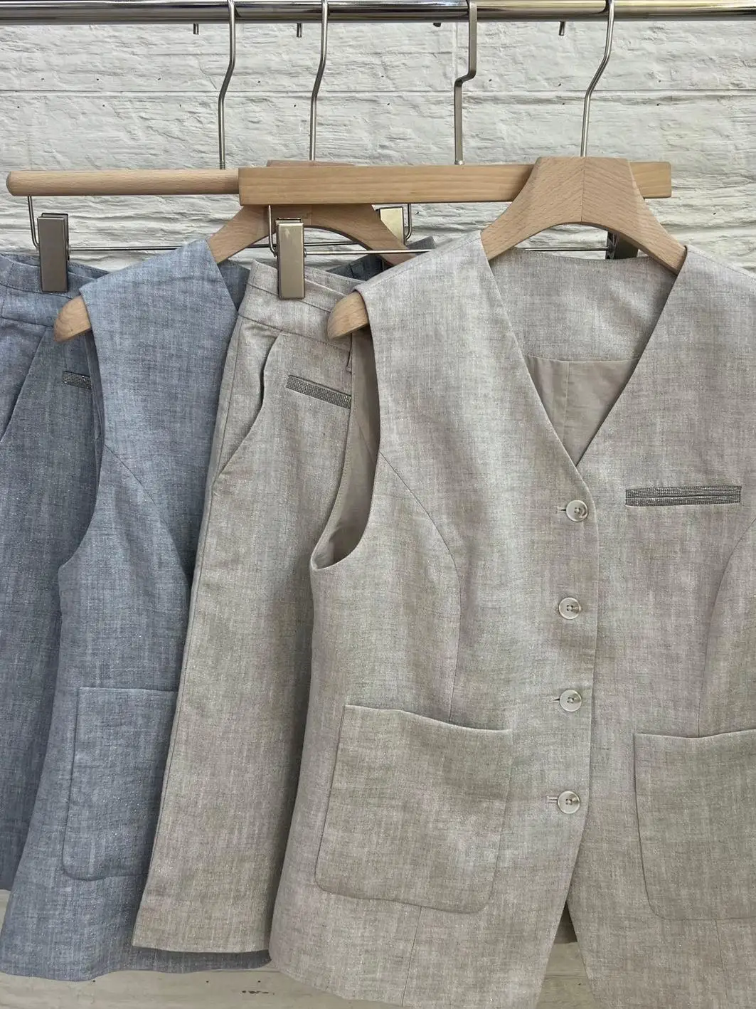 Women's solid color luxurious linen high waisted five quarter pants suit
Women's solid color luxurious linen high waisted five quarter pants suit