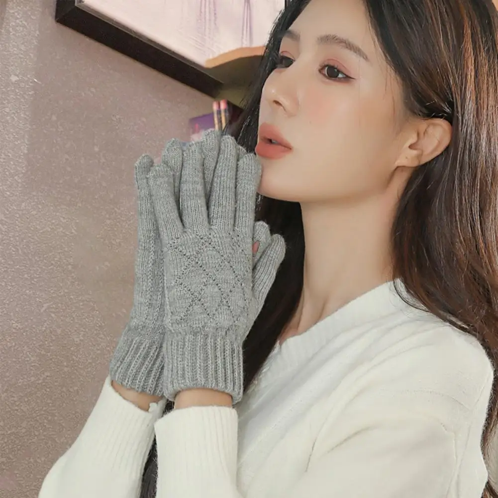 Protection Gloves Stylish Minimalistic Knitted Gloves Warm Winter Gift Cold-proof Design with Thickened Hollow Knitting Solid
Protection Gloves Stylish Minimalistic Knitted Gloves Warm Winter Gift Cold-proof Design with Thickened Hollow Knitting Solid