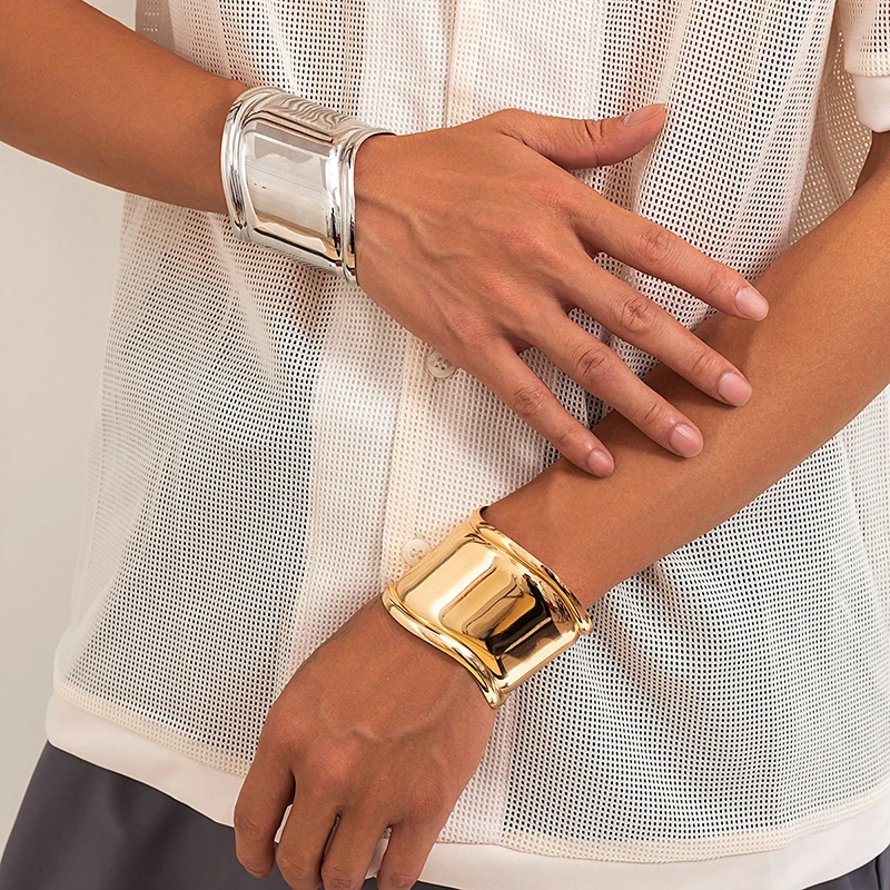 Fashion Exaggerated Irregular Metal Bracelet for Women Men Hip Hop Personality Widen Smooth Surface Cuff Bangle Party Jewelry
Fashion Exaggerated Irregular Metal Bracelet for Women Men Hip Hop Personality Widen Smooth Surface Cuff Bangle Party Jewelry