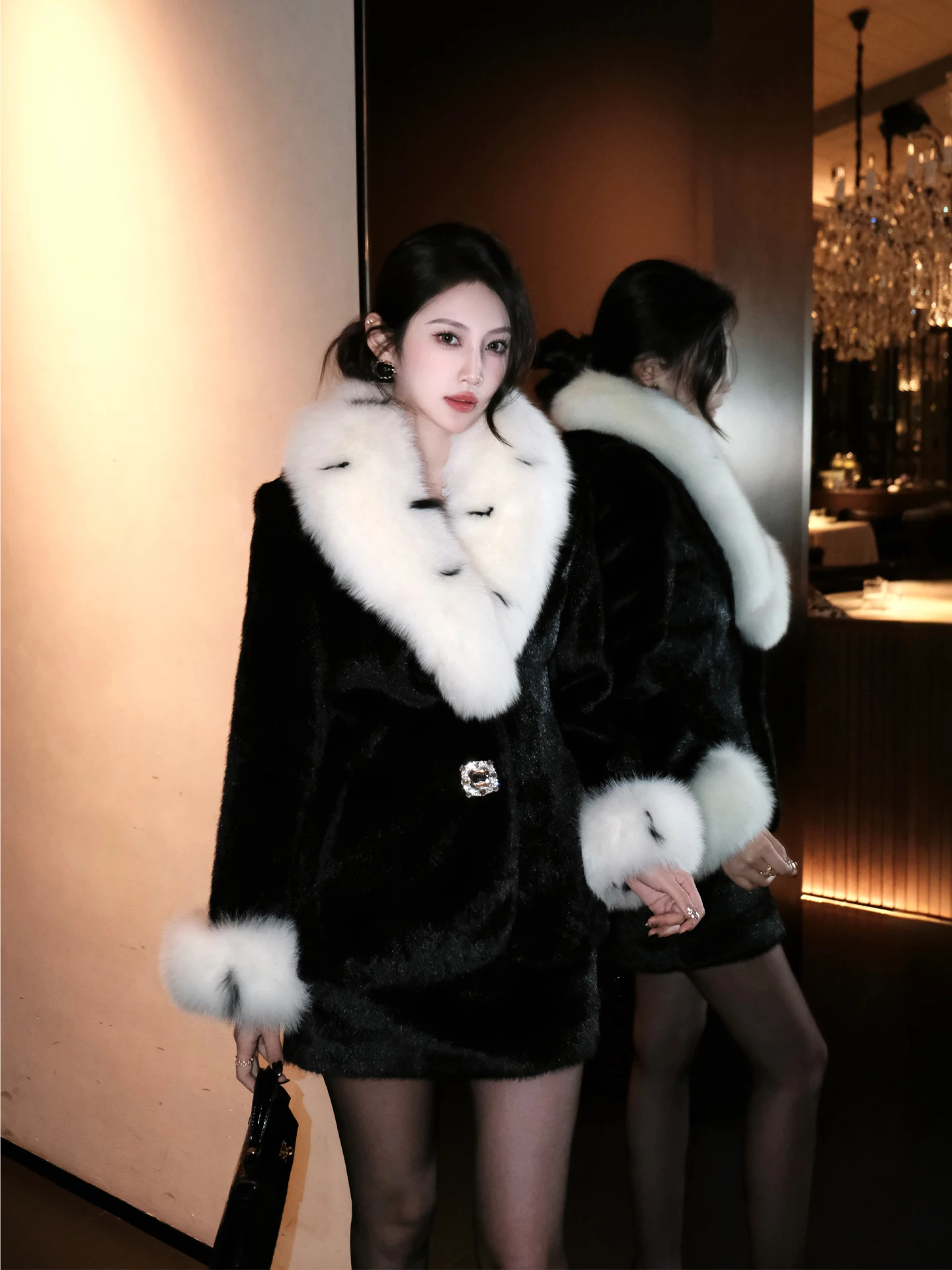 Комплект шубы с меховым воротником Ele Bla, женское зимнее модное экологически чистое роскошное пальто средней длины Hebe Sle Long Sve
Комплект шубы с меховым воротником Ele Bla, женское зимнее модное экологически чистое роскошное пальто средней длины Hebe Sle Long Sve