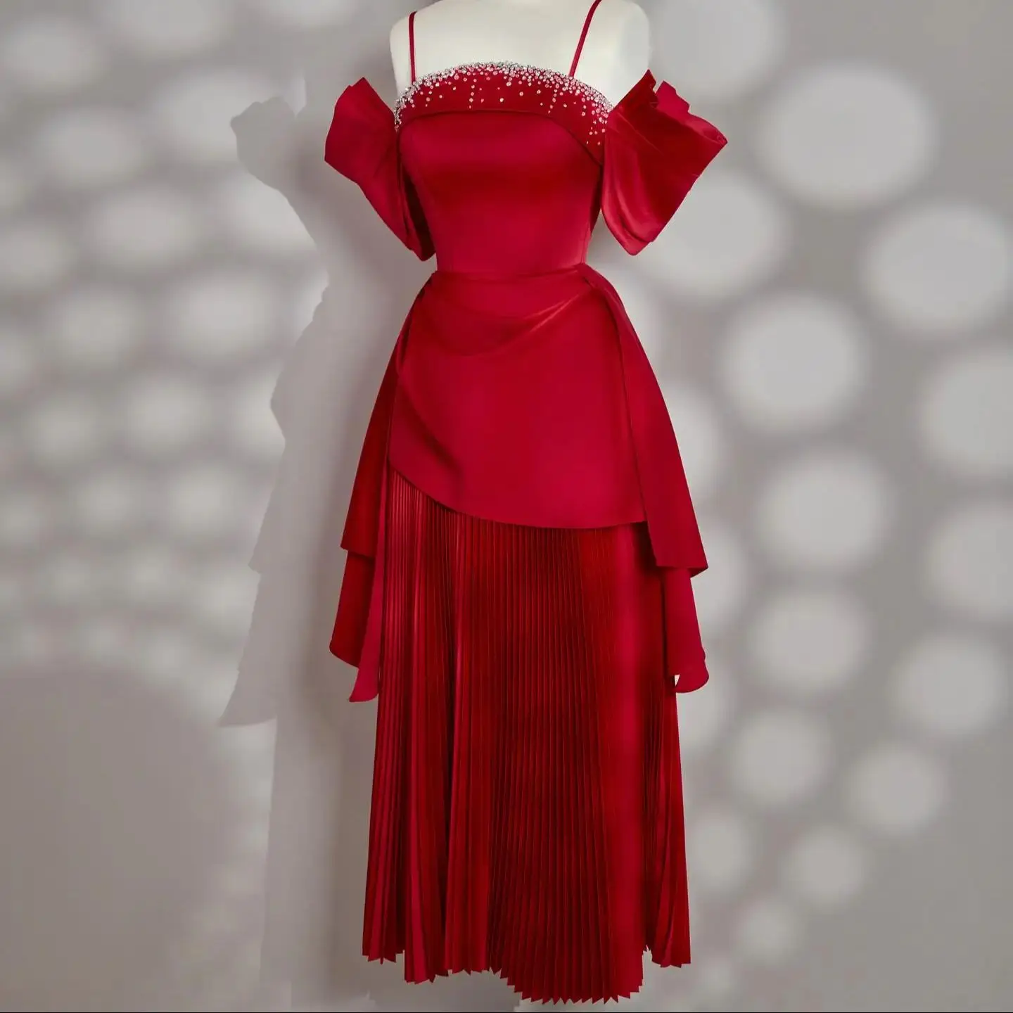 Customized Exquisite Jersey A-Line Spaghetti Straps Crystal Evening Dresses Strapless Short Sleeves Red Bespoke Occasion Gowns
Customized Exquisite Jersey A-Line Spaghetti Straps Crystal Evening Dresses Strapless Short Sleeves Red Bespoke Occasion Gowns