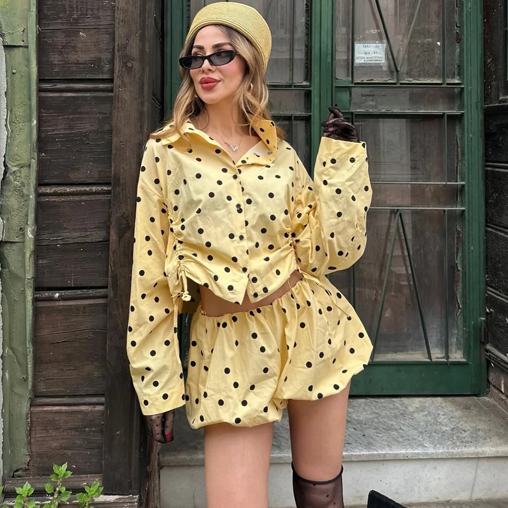 Tuularose Women Shorts 2-piece Set Fashion Polka Dot Print Jacket Pleated Shorts Set Elegant Commuting Casual Female Shorts Set
Tuularose Women Shorts 2-piece Set Fashion Polka Dot Print Jacket Pleated Shorts Set Elegant Commuting Casual Female Shorts Set